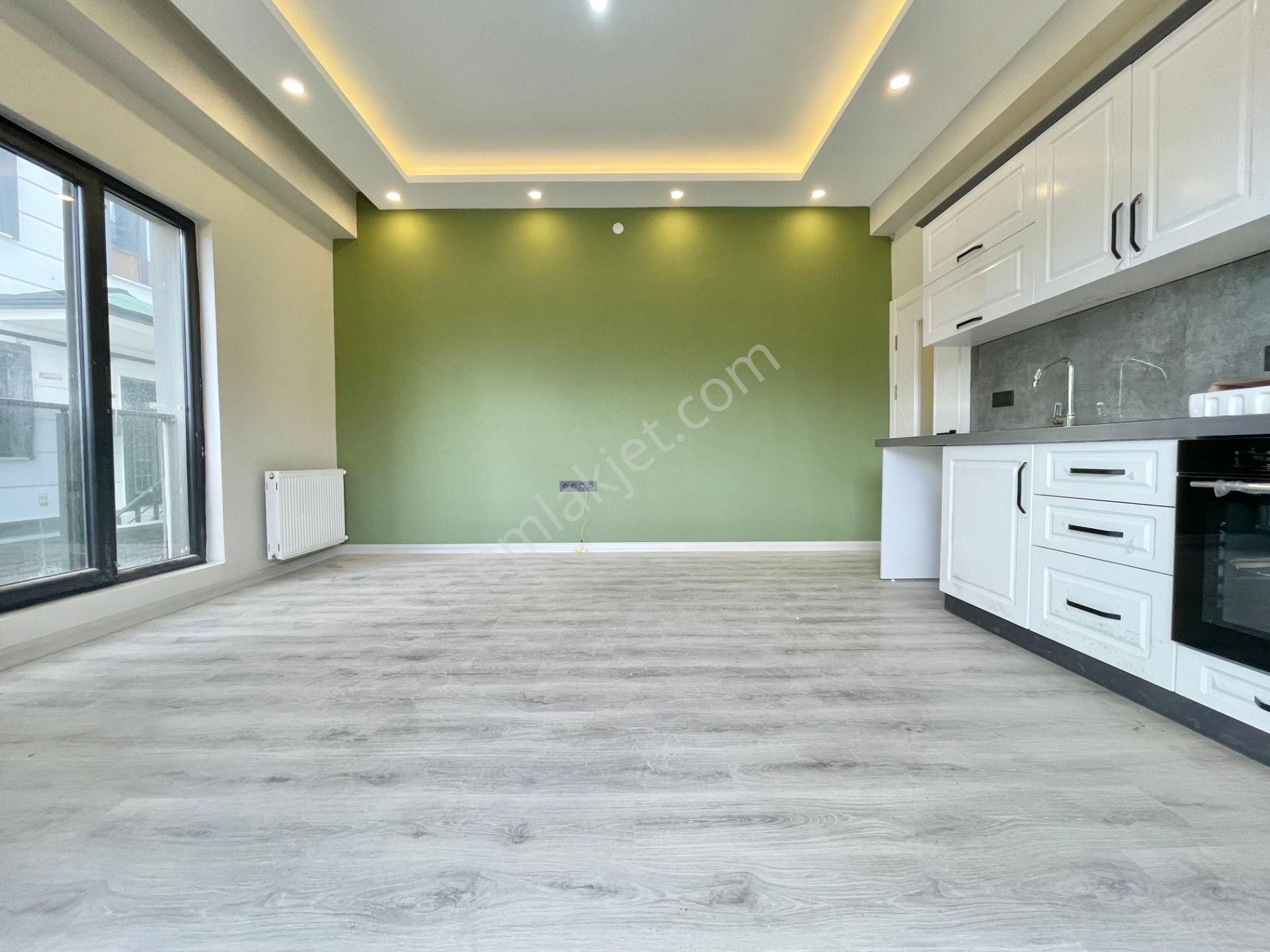 Berkay Demirel'den Kadıköyde Geniş Balkon Ön Cephe Sıfır 2+1 Daire - Görsel 12