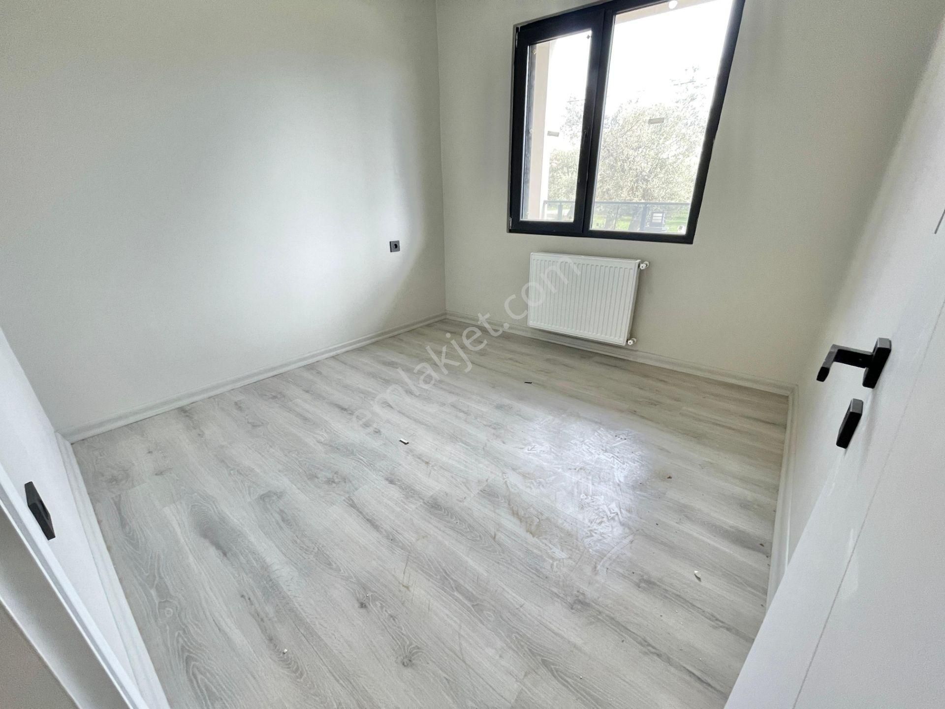 Berkay Demirel'den Kadıköyde Geniş Balkon Ön Cephe Sıfır 2+1 Daire - Görsel 31