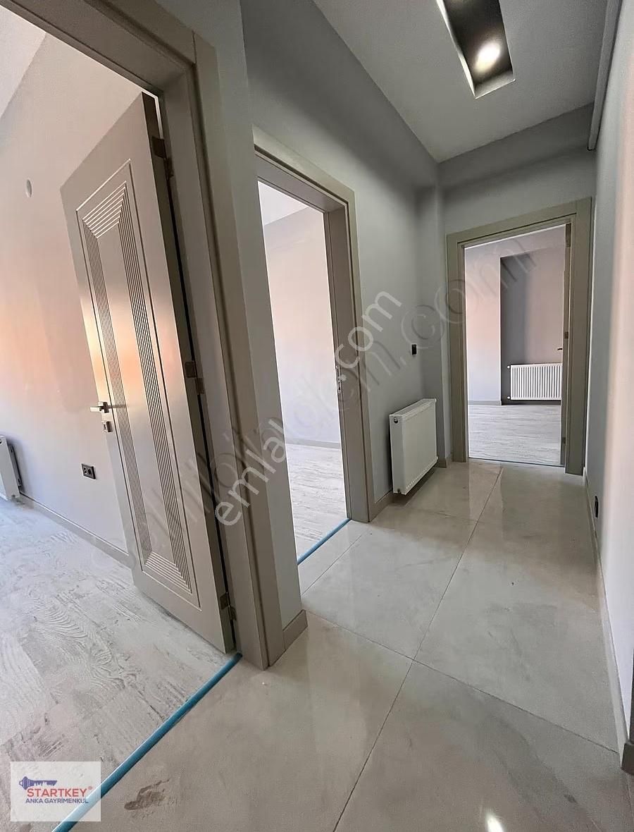 Edremit'te Merkezi Lokasyonda Cadde Üzeri Kiralık 2+1 Daire - Görsel 21