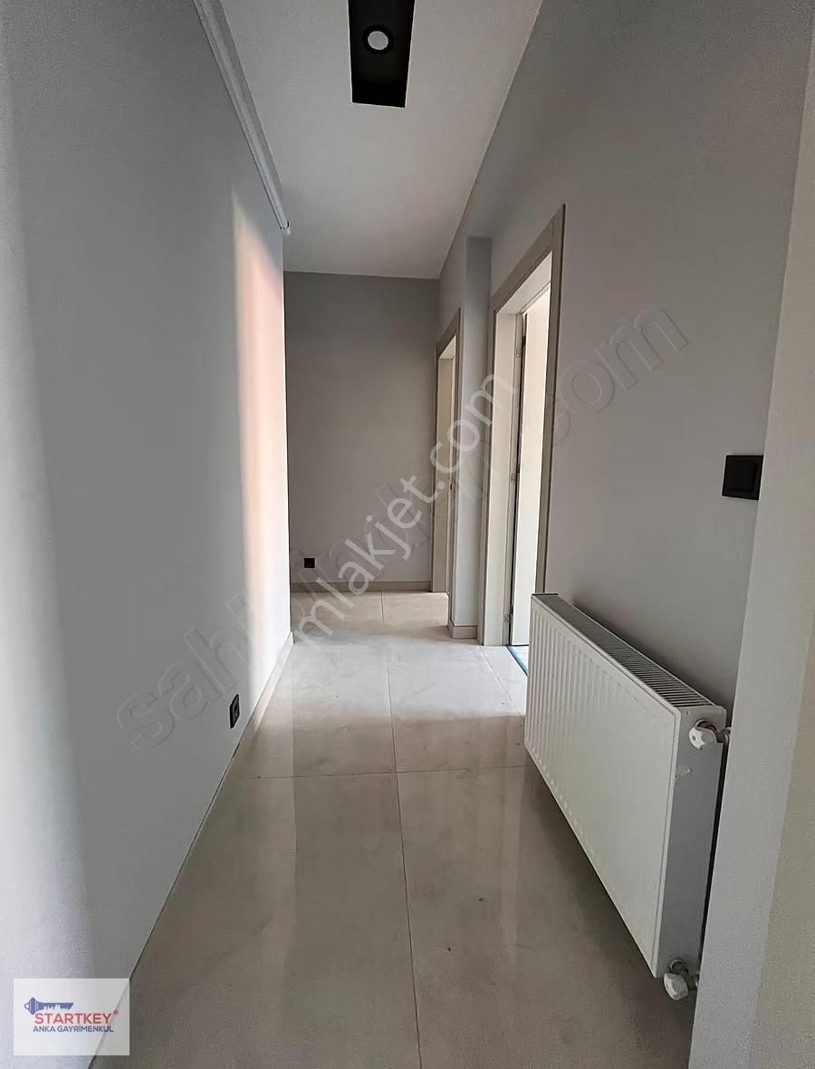 Edremit'te Merkezi Lokasyonda Cadde Üzeri Kiralık 2+1 Daire - Görsel 19