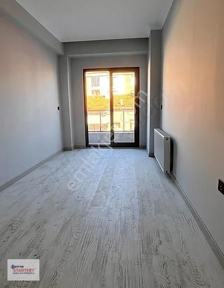 Edremit'te Merkezi Lokasyonda Cadde Üzeri Kiralık 2+1 Daire - Görsel 4