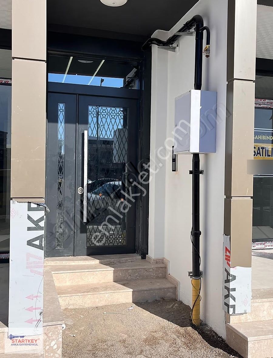 Edremit'te Merkezi Lokasyonda Cadde Üzeri Kiralık 2+1 Daire - Görsel 15