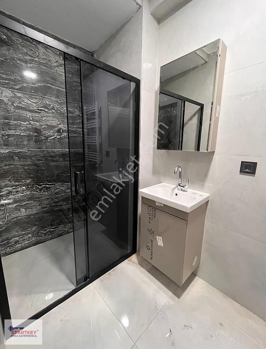 Edremit'te Merkezi Lokasyonda Cadde Üzeri Kiralık 2+1 Daire - Görsel 17