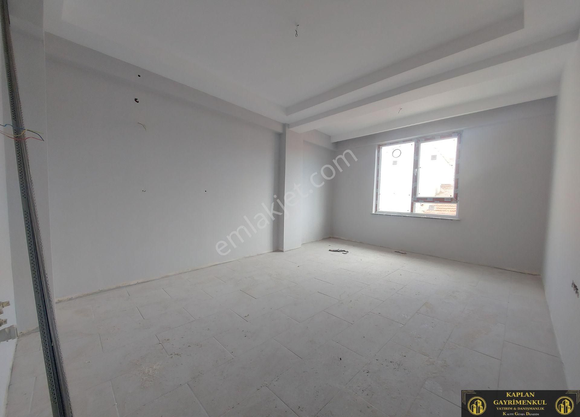 Kaplan Gayrimenkul’den 71 Evler Mah. Kafkas Cd. Yakını 1+1 50 M² Satılık Daire