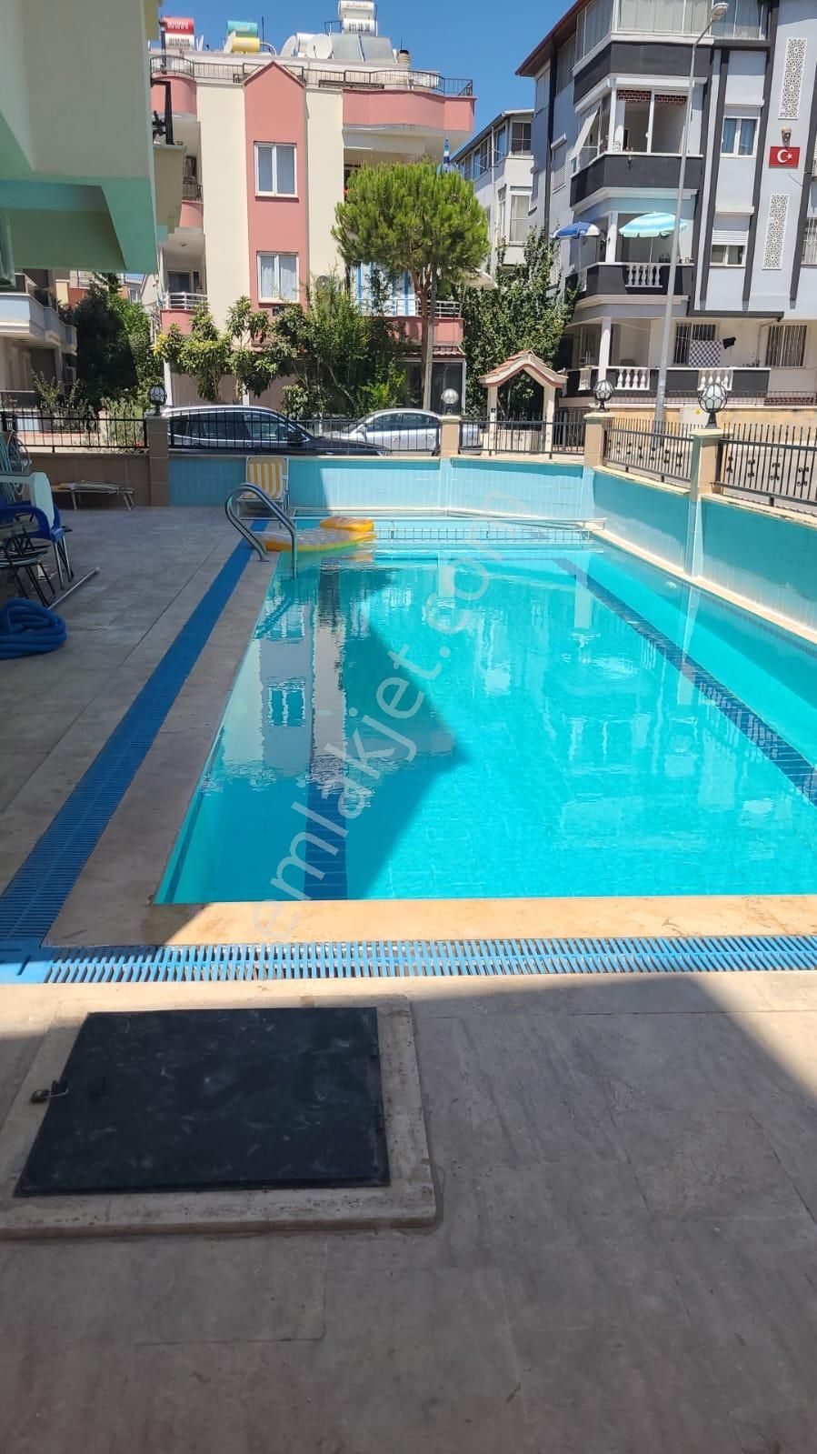 Altınkumda Satılık Denize 500 Metre Havuzlu Eşyalı 3+1 Dublex - Görsel 2