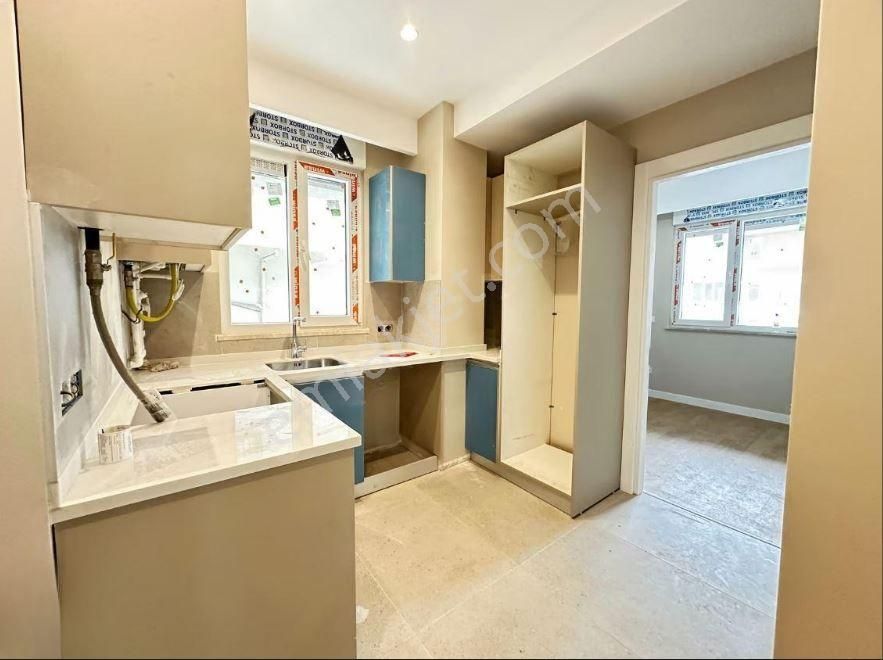 Kozyatağı Sıfır Binada Giriş Yerden Isıtma Güney Cephe 2+1 Satılık Daire Kadıköy İstanbul - Görsel 7