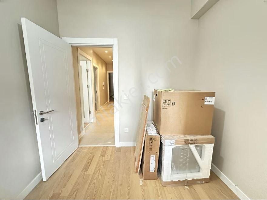 Kozyatağı Sıfır Binada Giriş Yerden Isıtma Güney Cephe 2+1 Satılık Daire Kadıköy İstanbul - Görsel 13