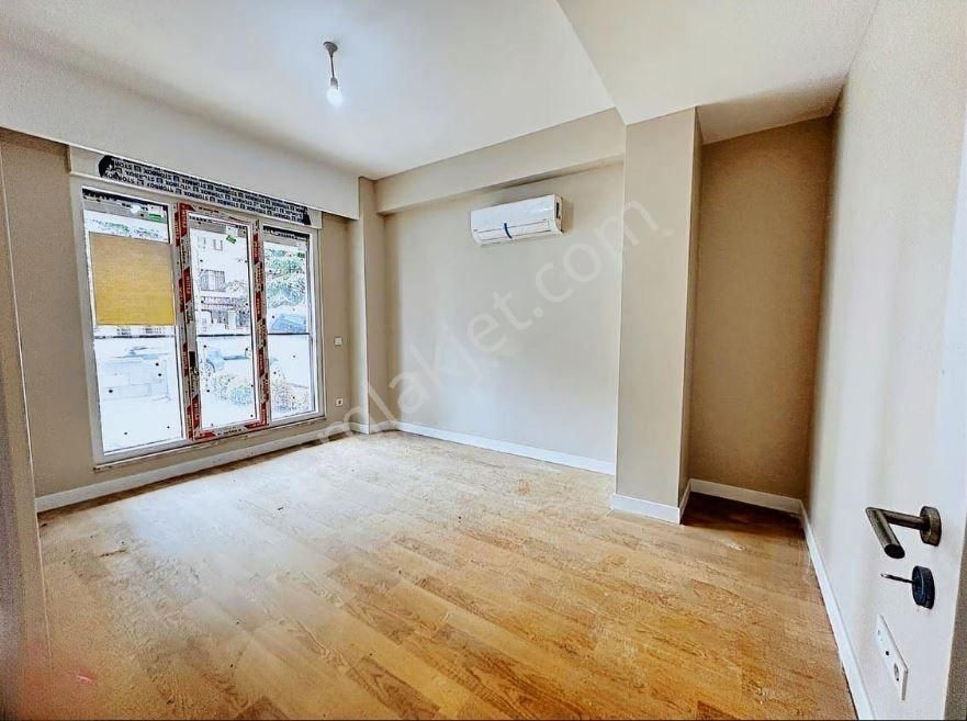 Kozyatağı Sıfır Binada Giriş Yerden Isıtma Güney Cephe 2+1 Satılık Daire Kadıköy İstanbul - Görsel 2