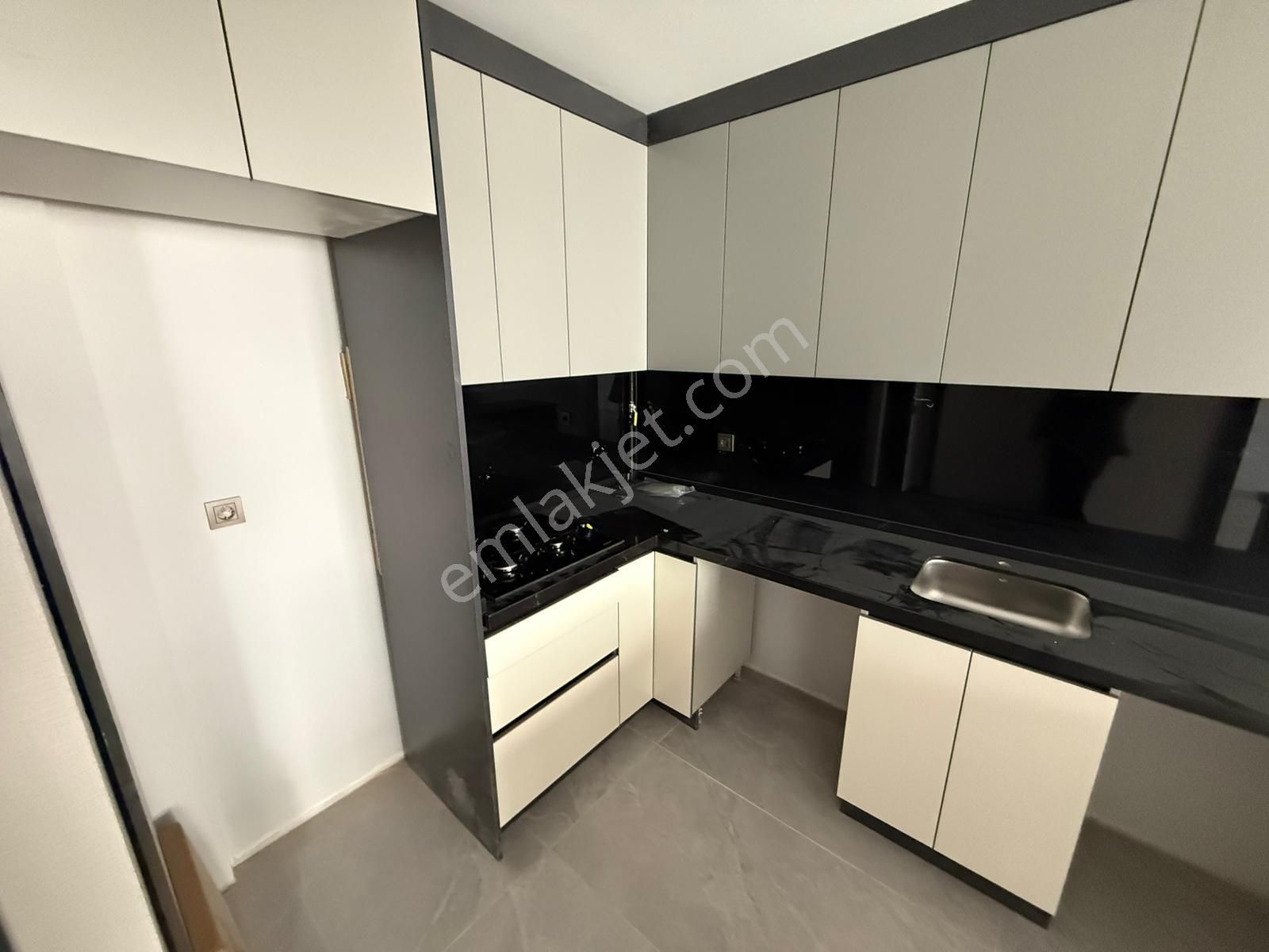 Kariyer'den İncirli'de Tek! Merkezi Konumda Her Katta 1+1 2+1 Lüx Alttan Isıtmalı Daireler - Görsel 17