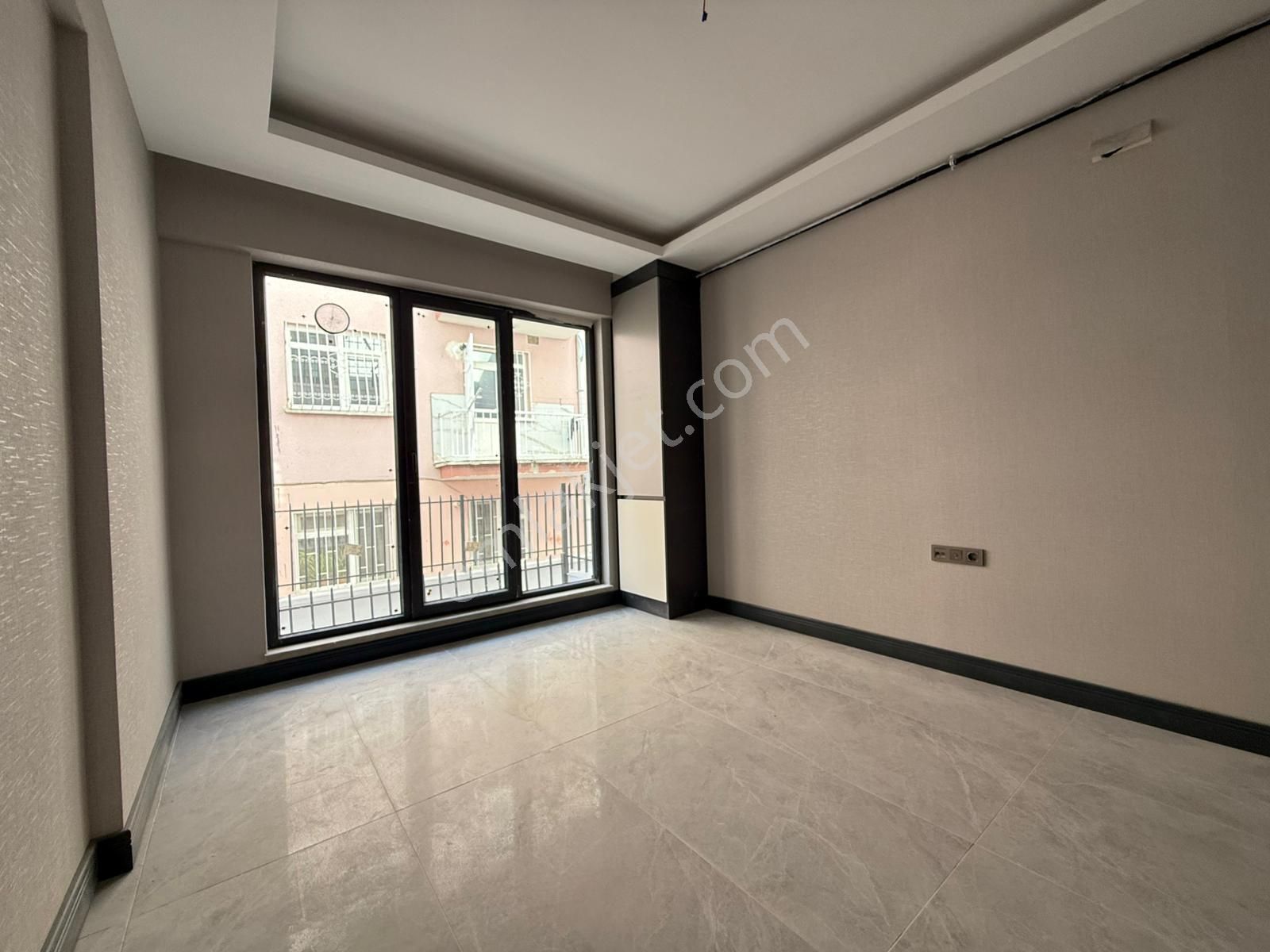 Kariyer'den İncirli'de Tek! Merkezi Konumda Her Katta 1+1 2+1 Lüx Alttan Isıtmalı Daireler - Görsel 11