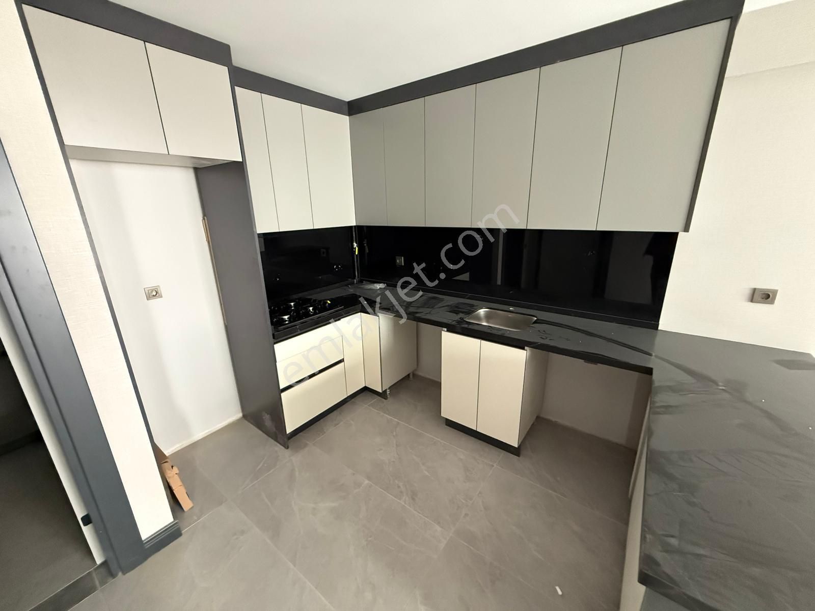 Kariyer'den İncirli'de Tek! Merkezi Konumda Her Katta 1+1 2+1 Lüx Alttan Isıtmalı Daireler - Görsel 14