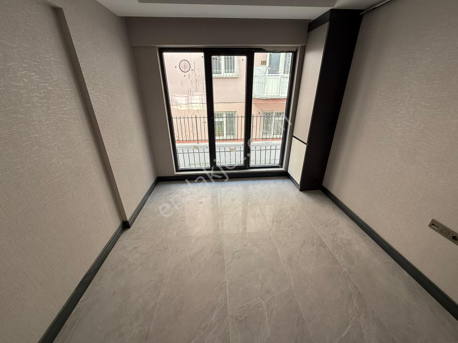 Kariyer'den İncirli'de Tek! Merkezi Konumda Her Katta 1+1 2+1 Lüx Alttan Isıtmalı Daireler - Görsel 13