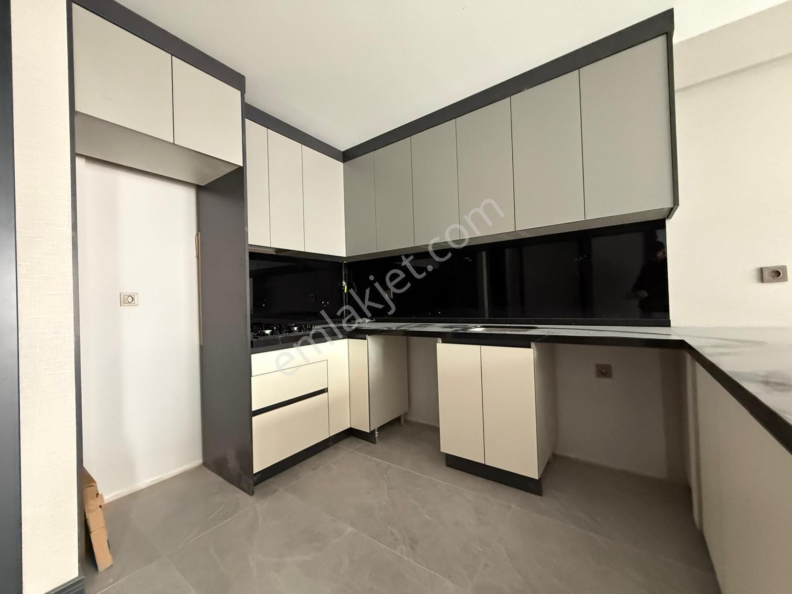 Kariyer'den İncirli'de Tek! Merkezi Konumda Her Katta 1+1 2+1 Lüx Alttan Isıtmalı Daireler - Görsel 15