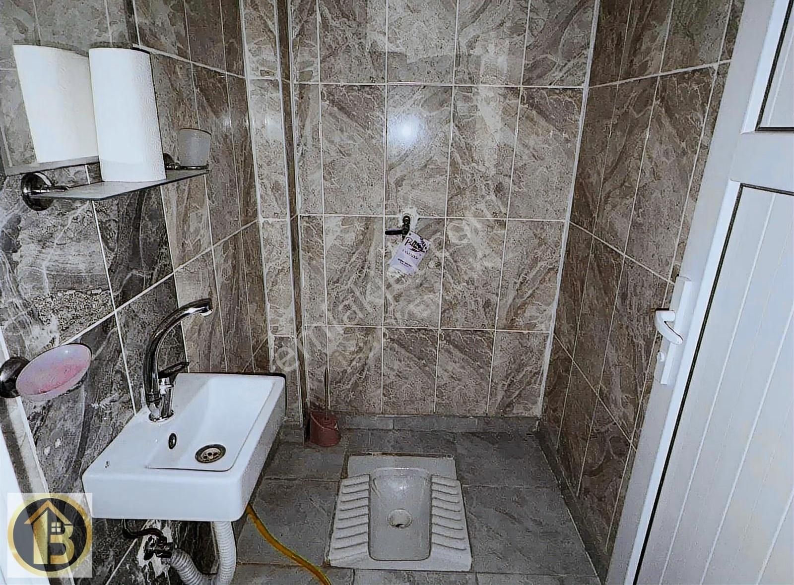 Eski Emniyet Yanı Satılık 3+1 Amerikan Mutfaklı Daire
