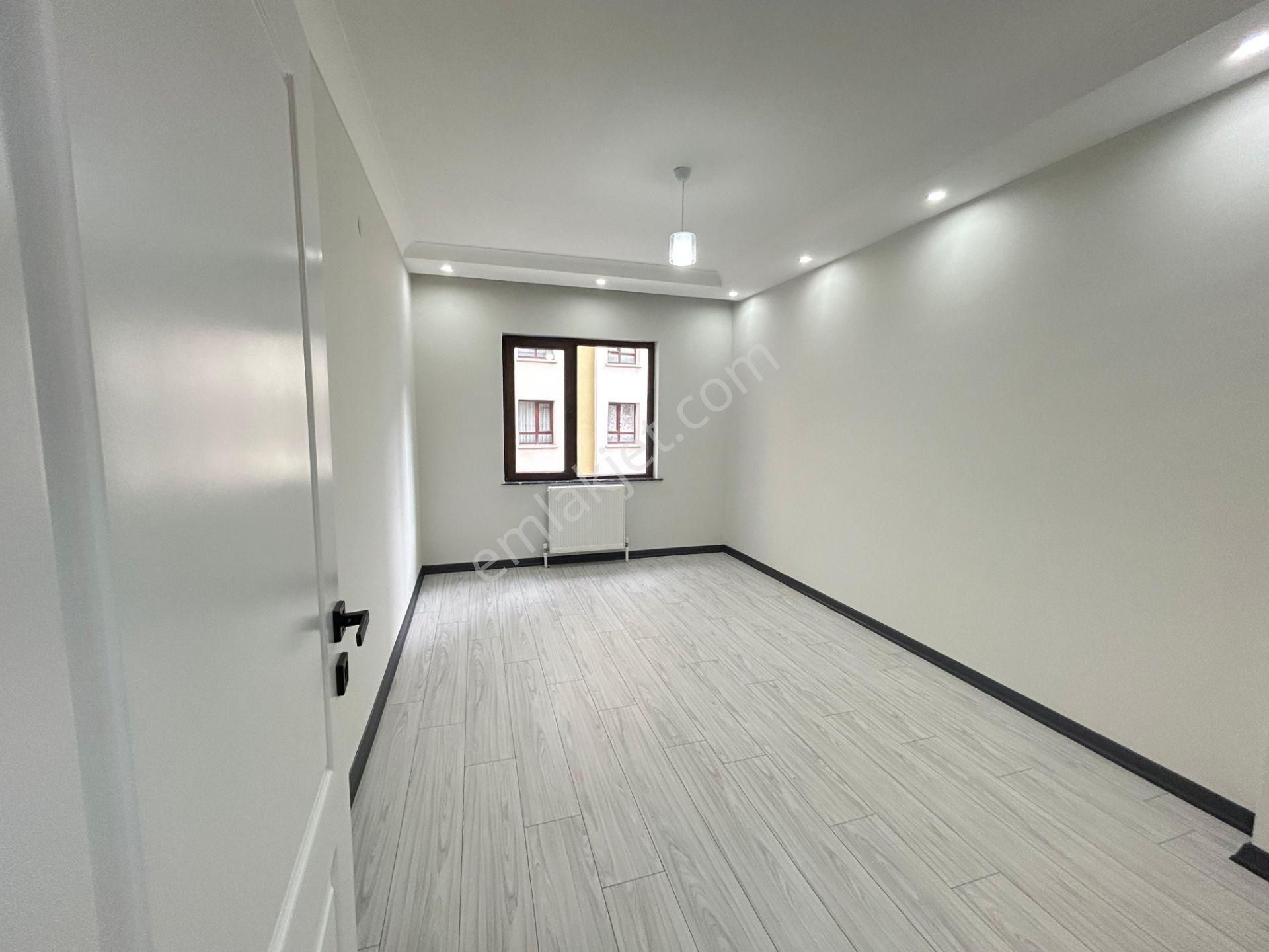 Taner'den Gökkuşağı Caddesinde 3+1 2 Banyo Asansörlü Orta Kat - Görsel 10