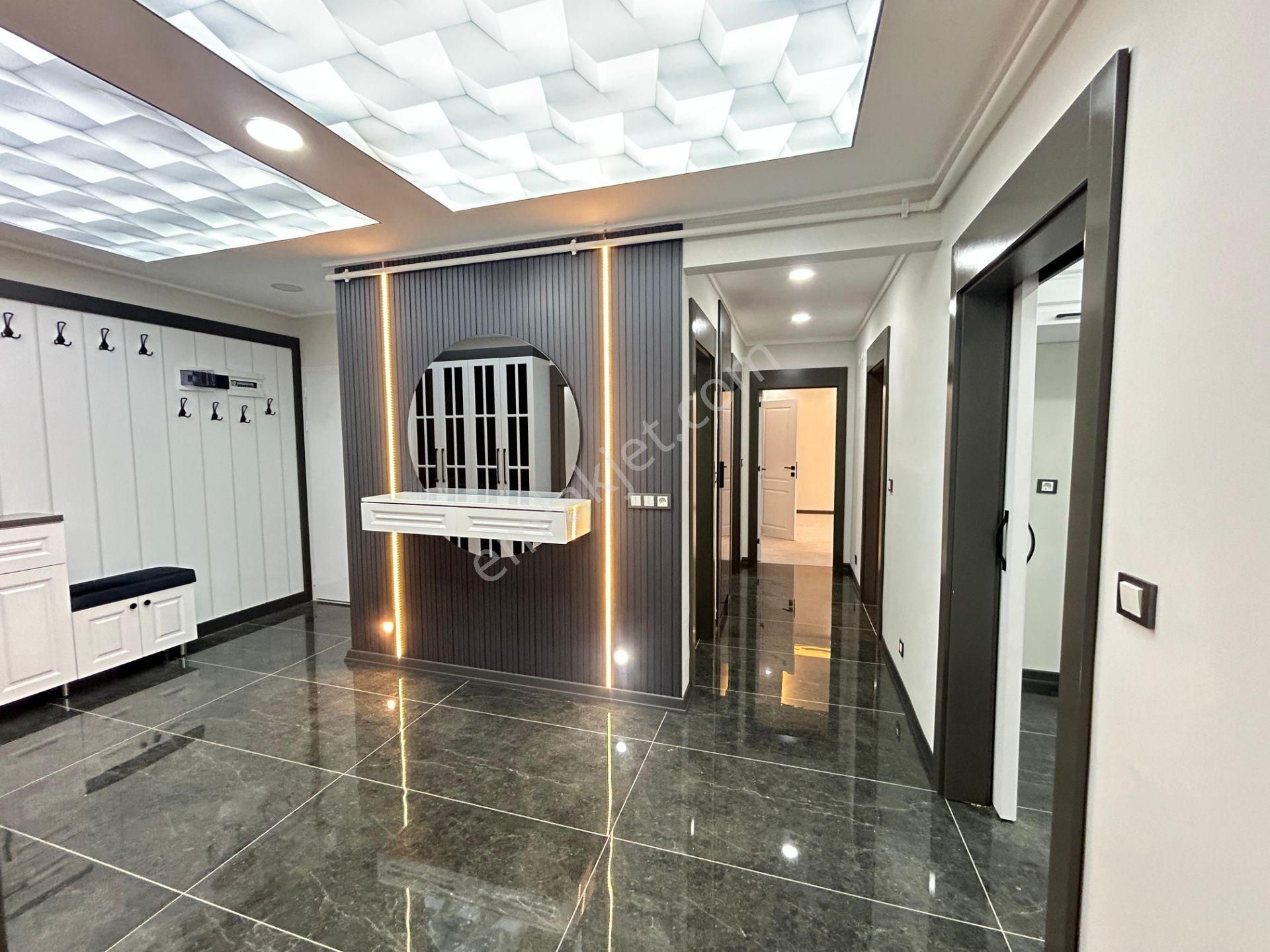 Taner'den Gökkuşağı Caddesinde 3+1 2 Banyo Asansörlü Orta Kat - Görsel 34