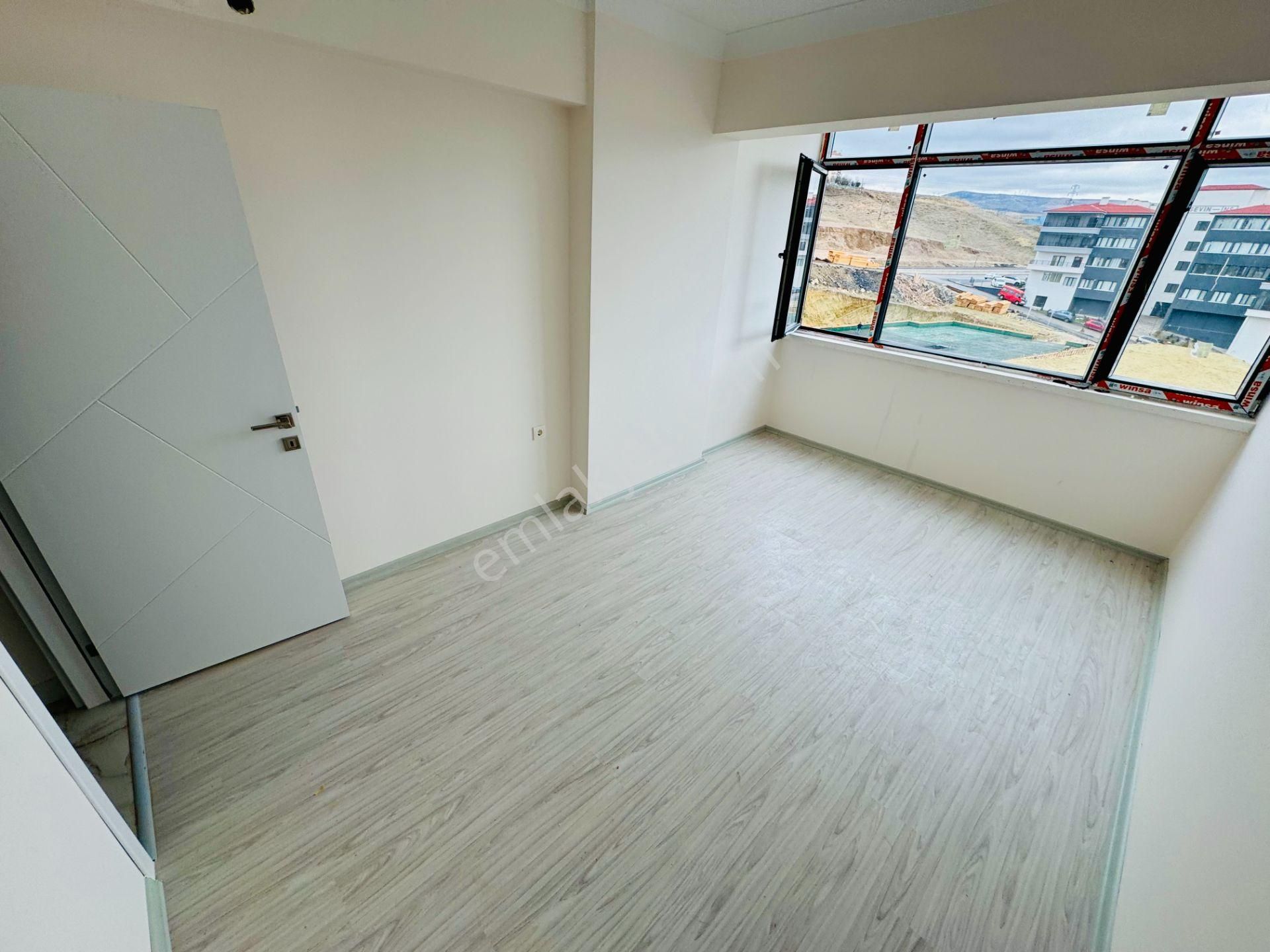 Gölbaşı Örencik Mahallesi Kiralık 2+1 Yeni Son Kat Karadeniz Eml - Görsel 13