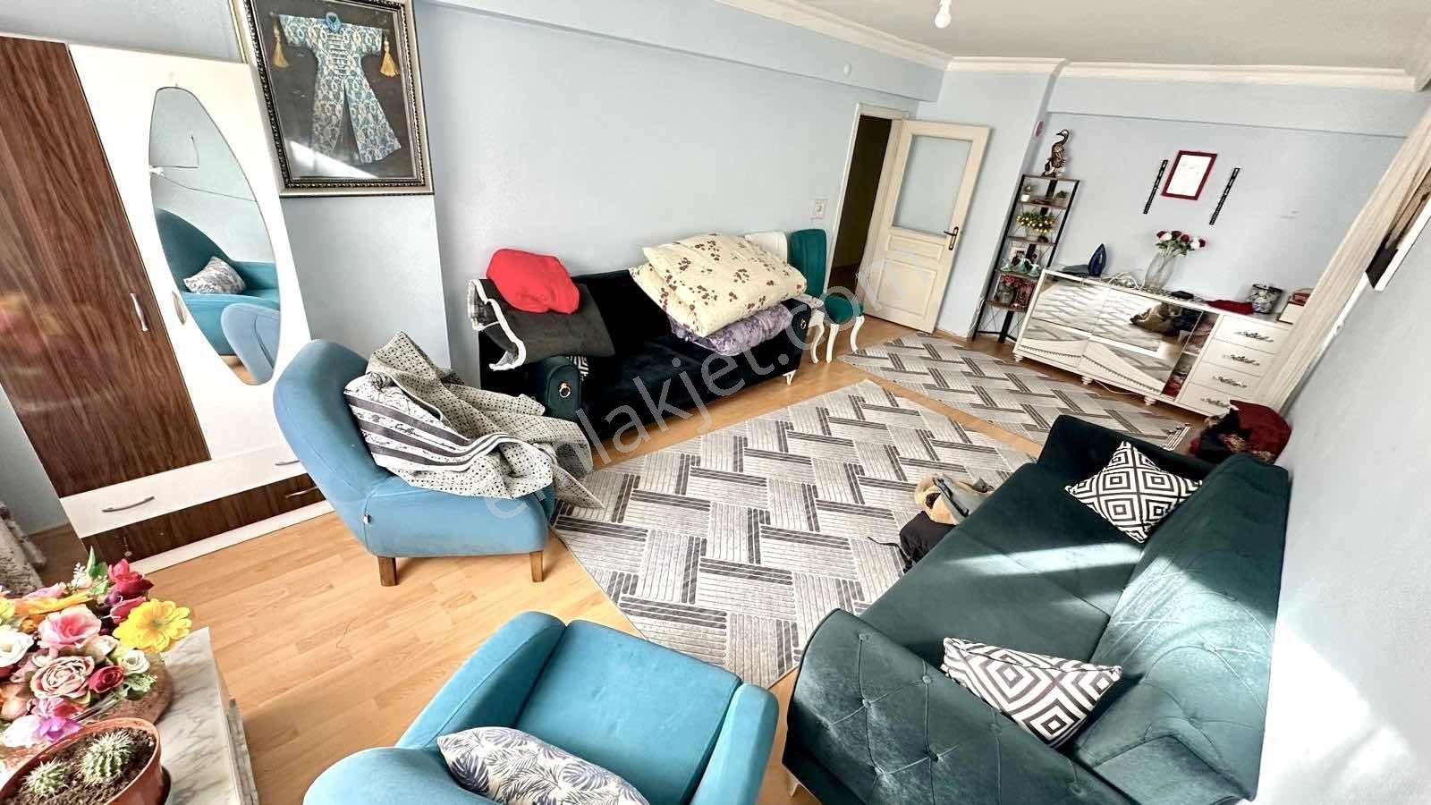 Avantaj'dan Yeşilbayır'da Cadde Dibi Konumlu Katta 3+1 Daire....