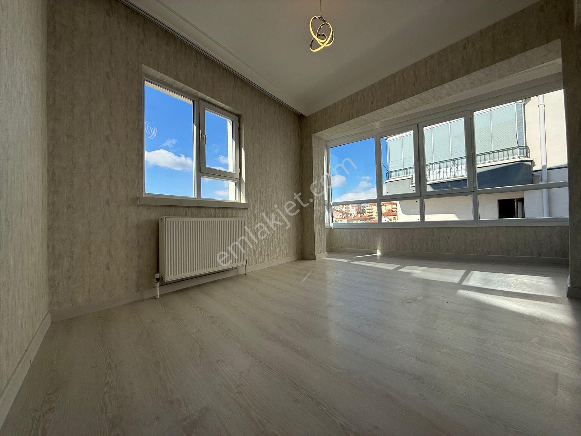 İncirli'de Merkezi Konum Ara Katta Lüx Yapılı Manzaralı 3+1 Daire - Görsel 18