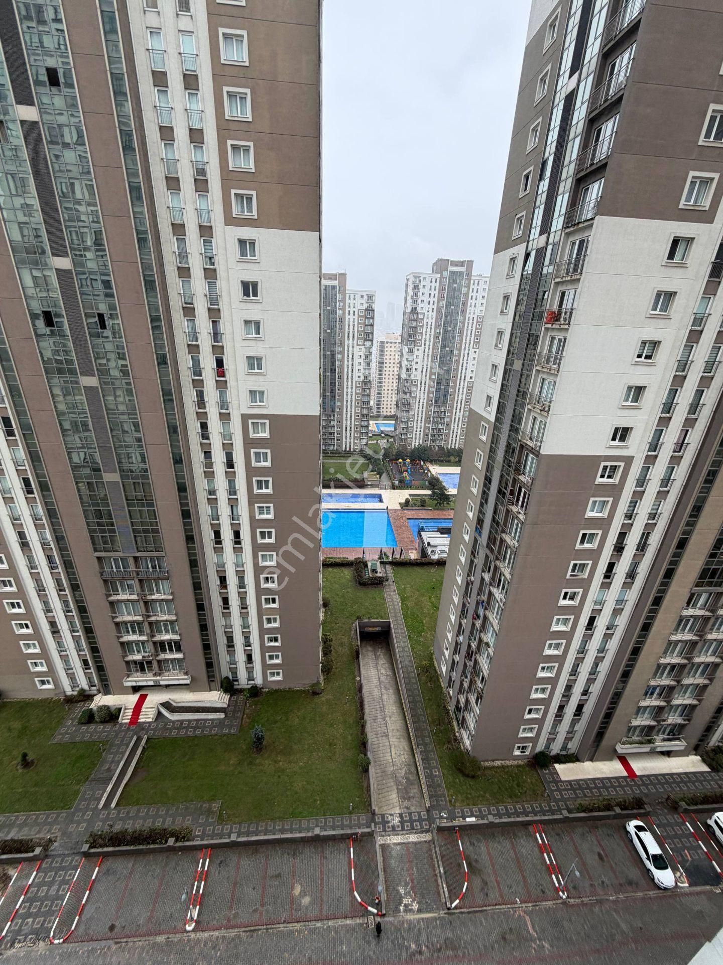 Esenyurt Cumhuriyet Mahallesi 1+1 Kiralık Daire 10.kat Site İçerisinde Sıfır Temiz Daire Manzaralı - Görsel 14