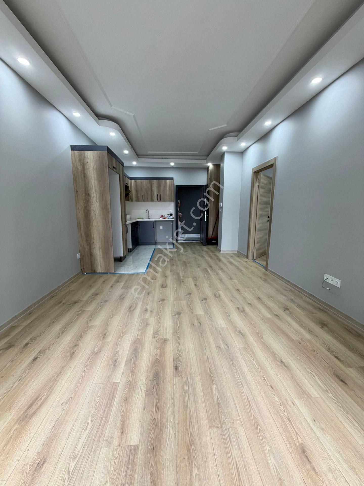 Esenyurt Cumhuriyet Mahallesi 1+1 Kiralık Daire 10.kat Site İçerisinde Sıfır Temiz Daire Manzaralı - Görsel 3