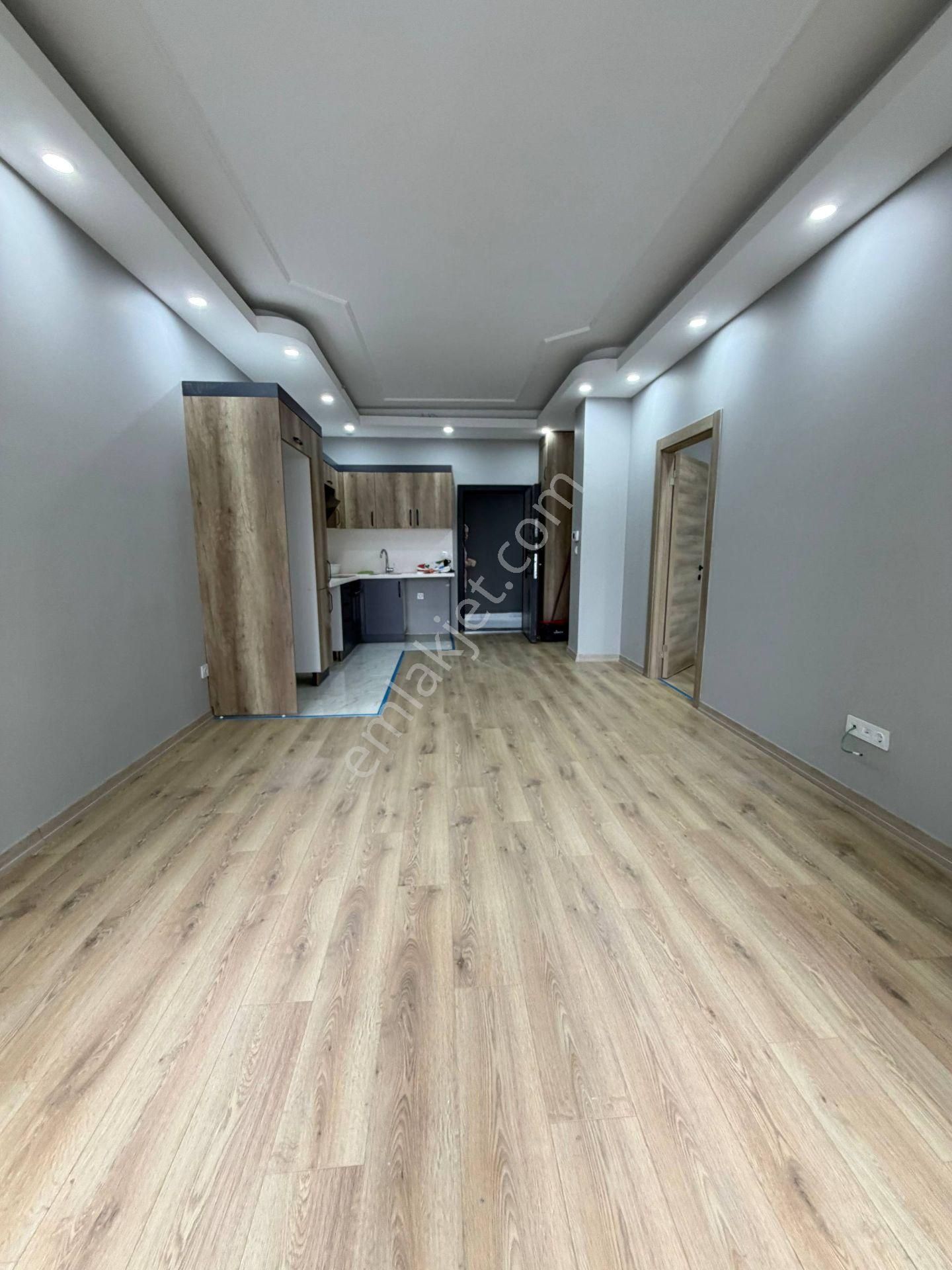 Esenyurt Cumhuriyet Mahallesi 1+1 Kiralık Daire 10.kat Site İçerisinde Sıfır Temiz Daire Manzaralı - Görsel 5