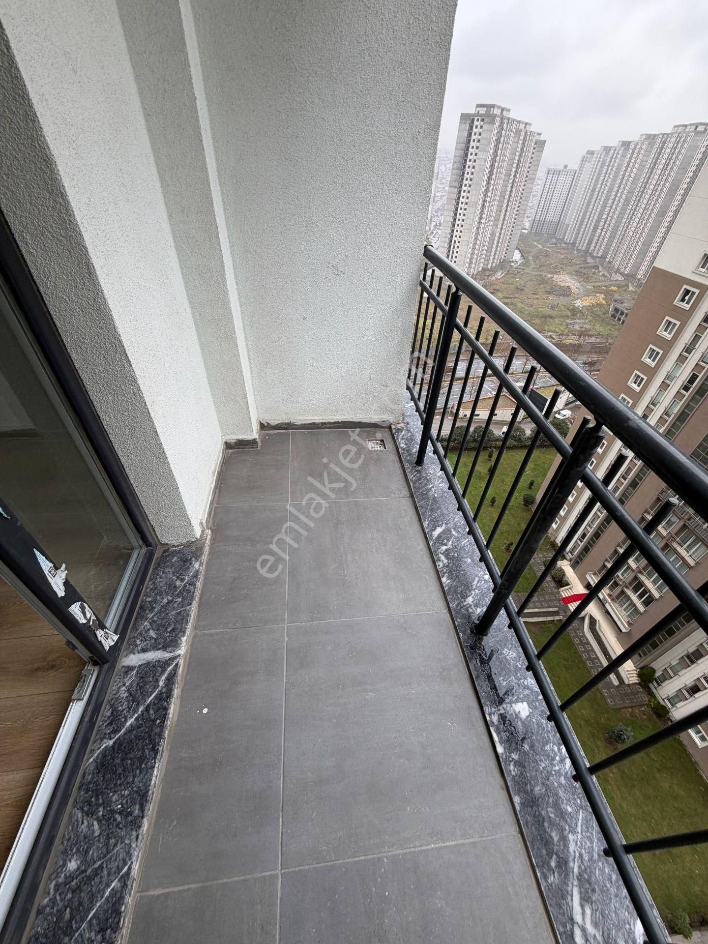 Esenyurt Cumhuriyet Mahallesi 1+1 Kiralık Daire 10.kat Site İçerisinde Sıfır Temiz Daire Manzaralı - Görsel 6