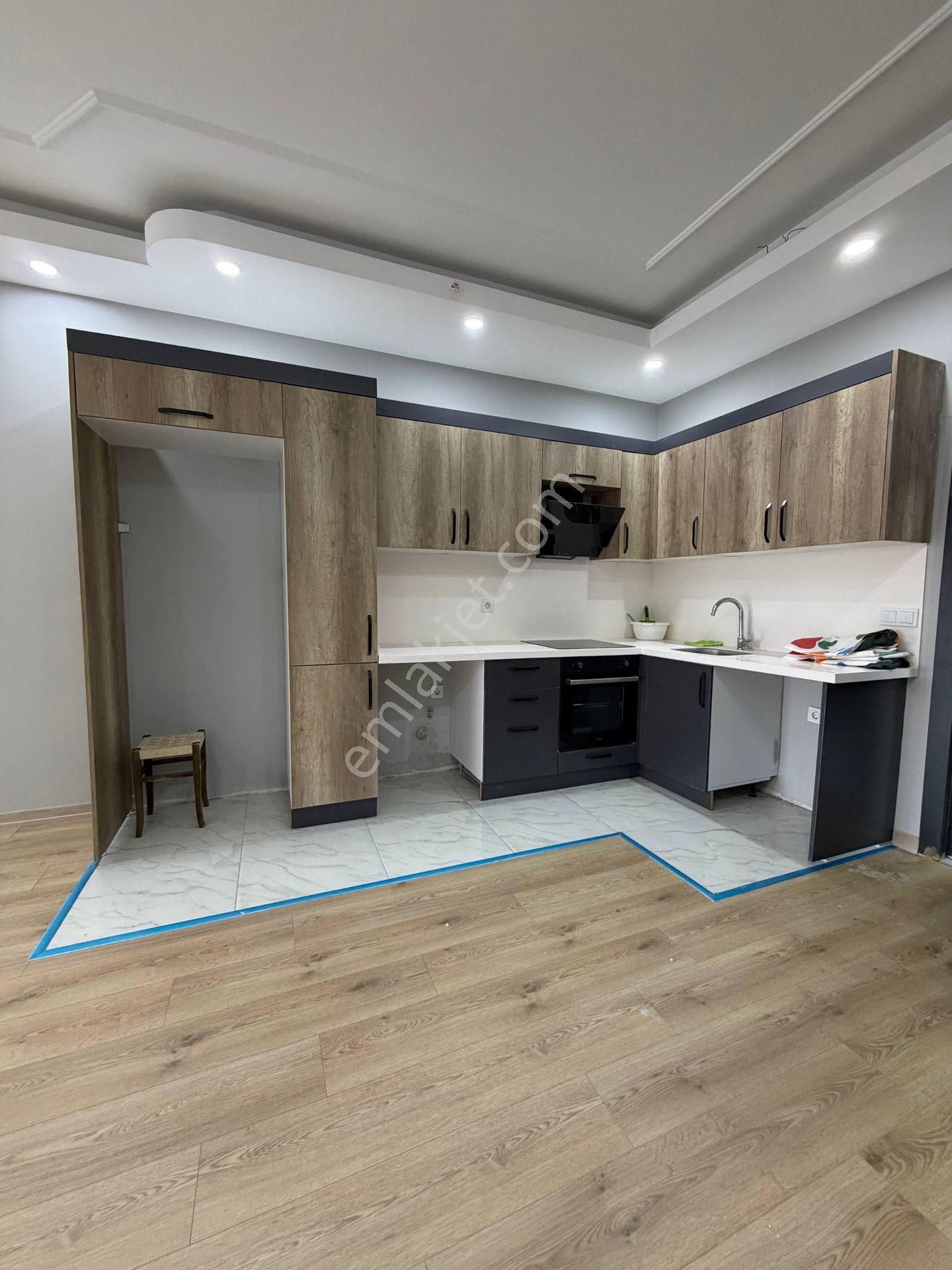 Esenyurt Cumhuriyet Mahallesi 1+1 Kiralık Daire 10.kat Site İçerisinde Sıfır Temiz Daire Manzaralı - Görsel 9