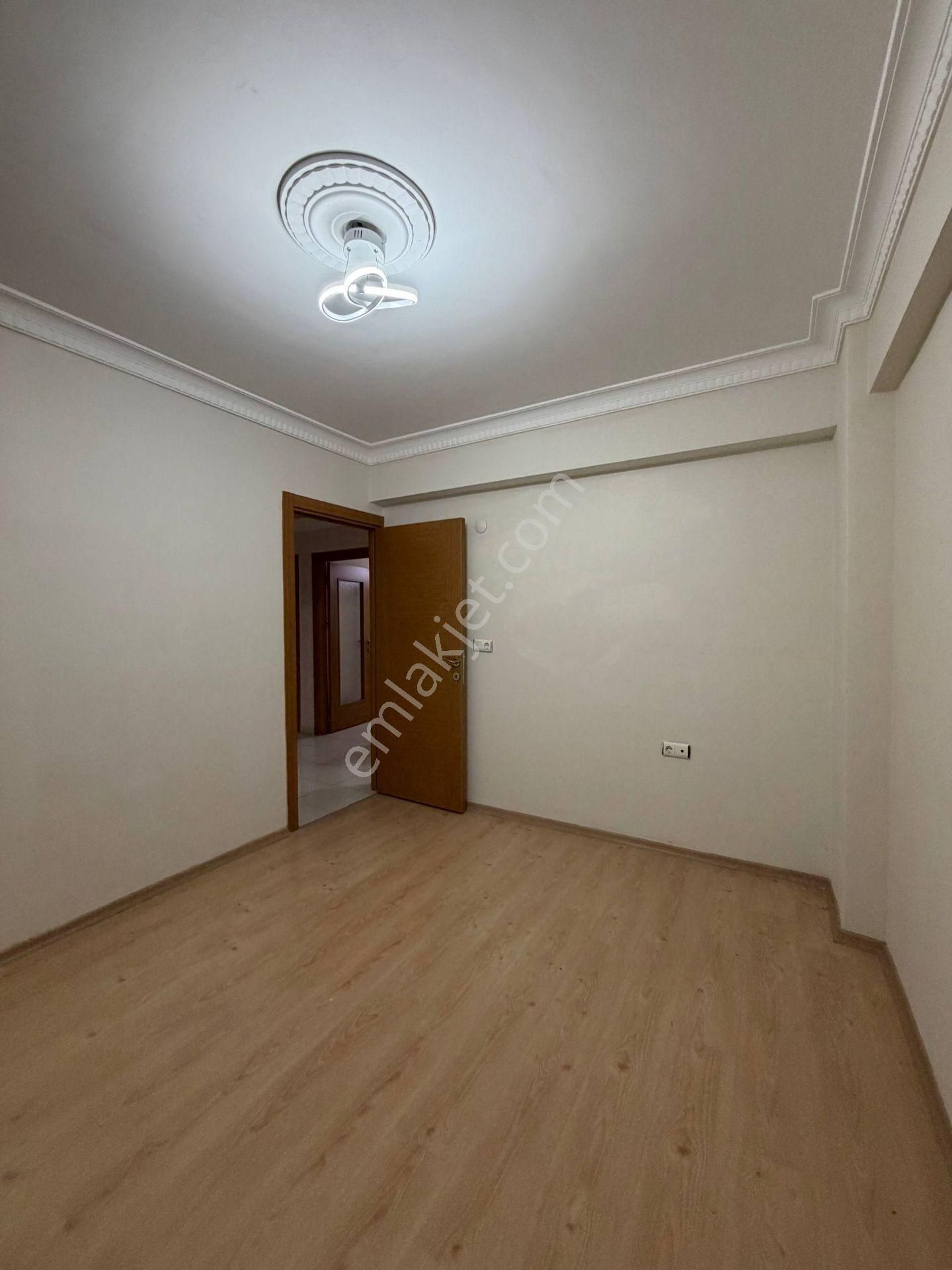 Esenyurt Mehterçeşme Mahallesi 2+1 Kiralık Boş Daire 1.kat Arka Cephe Metrobüse Yürüme Mesafesinde - Görsel 11