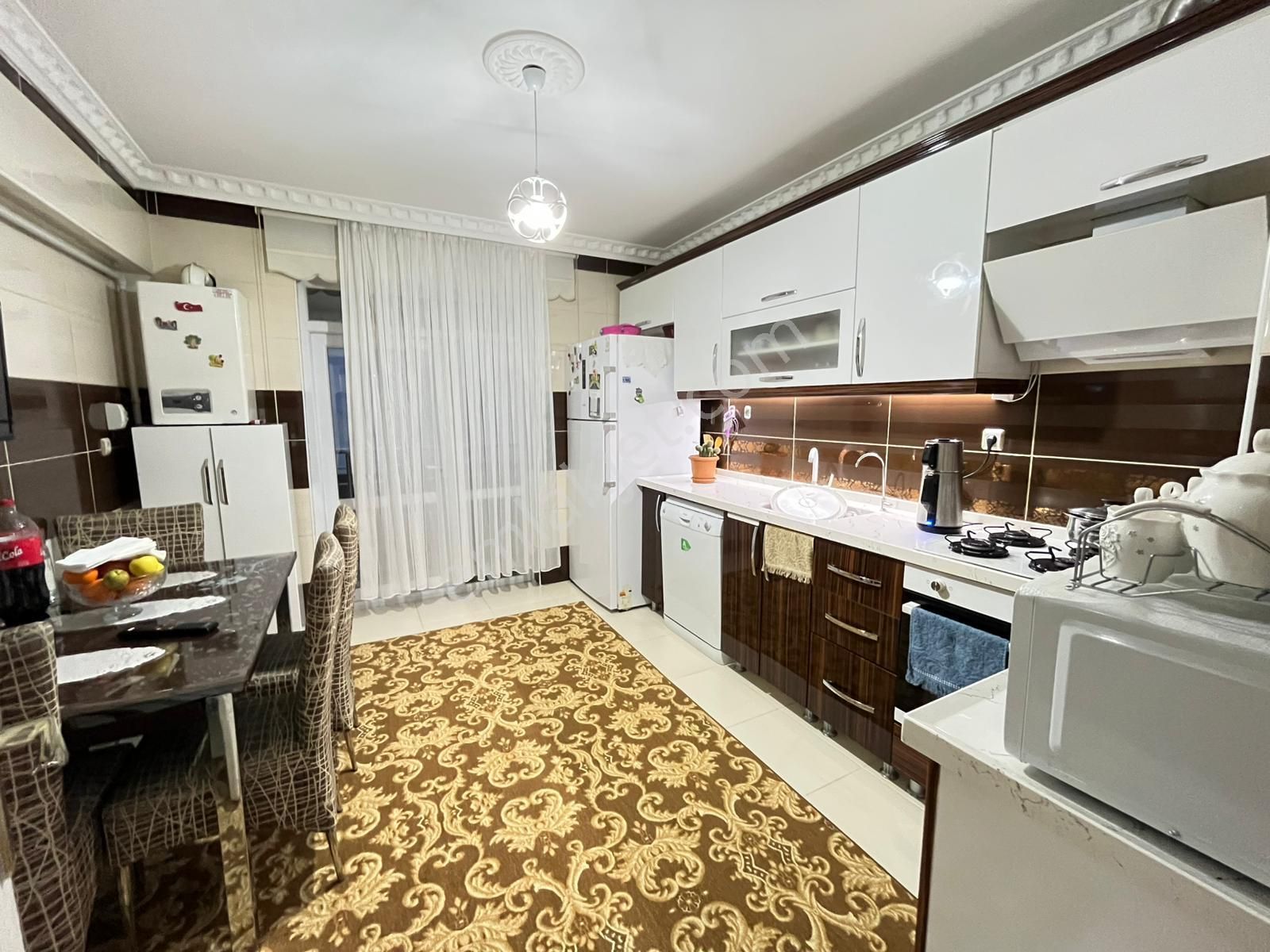 (1207) Keçiören Bademlikte Caddede 3+1 Satılık Orta Kat Daire