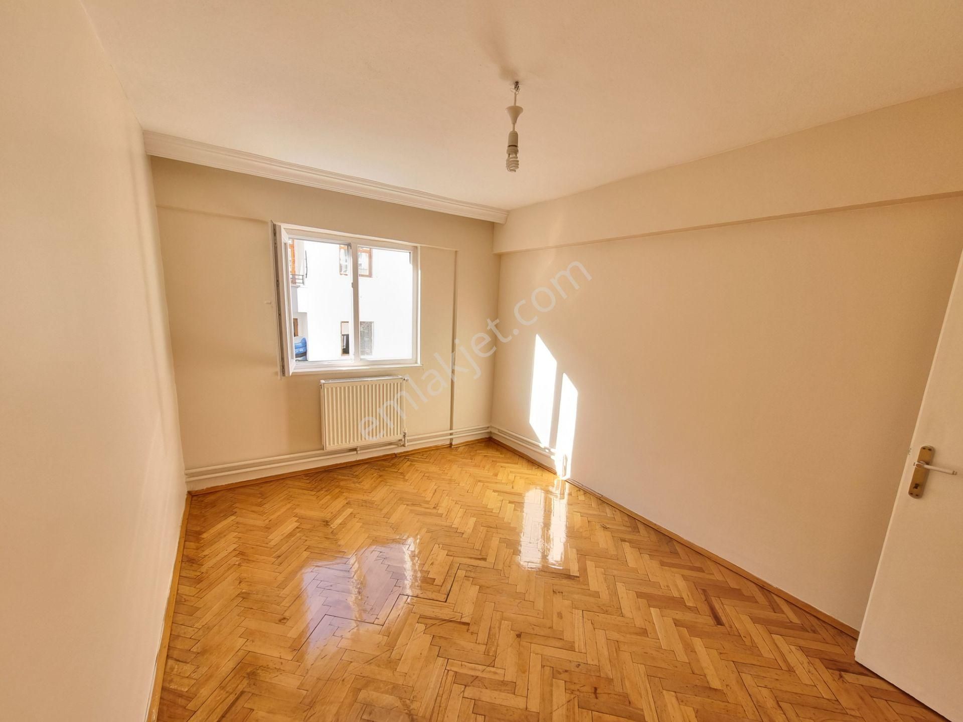 Ragıp Tüzün Cad. - Metroya 14 Dk.- Bol Güneşli - Satılık 2+1 - Görsel 13