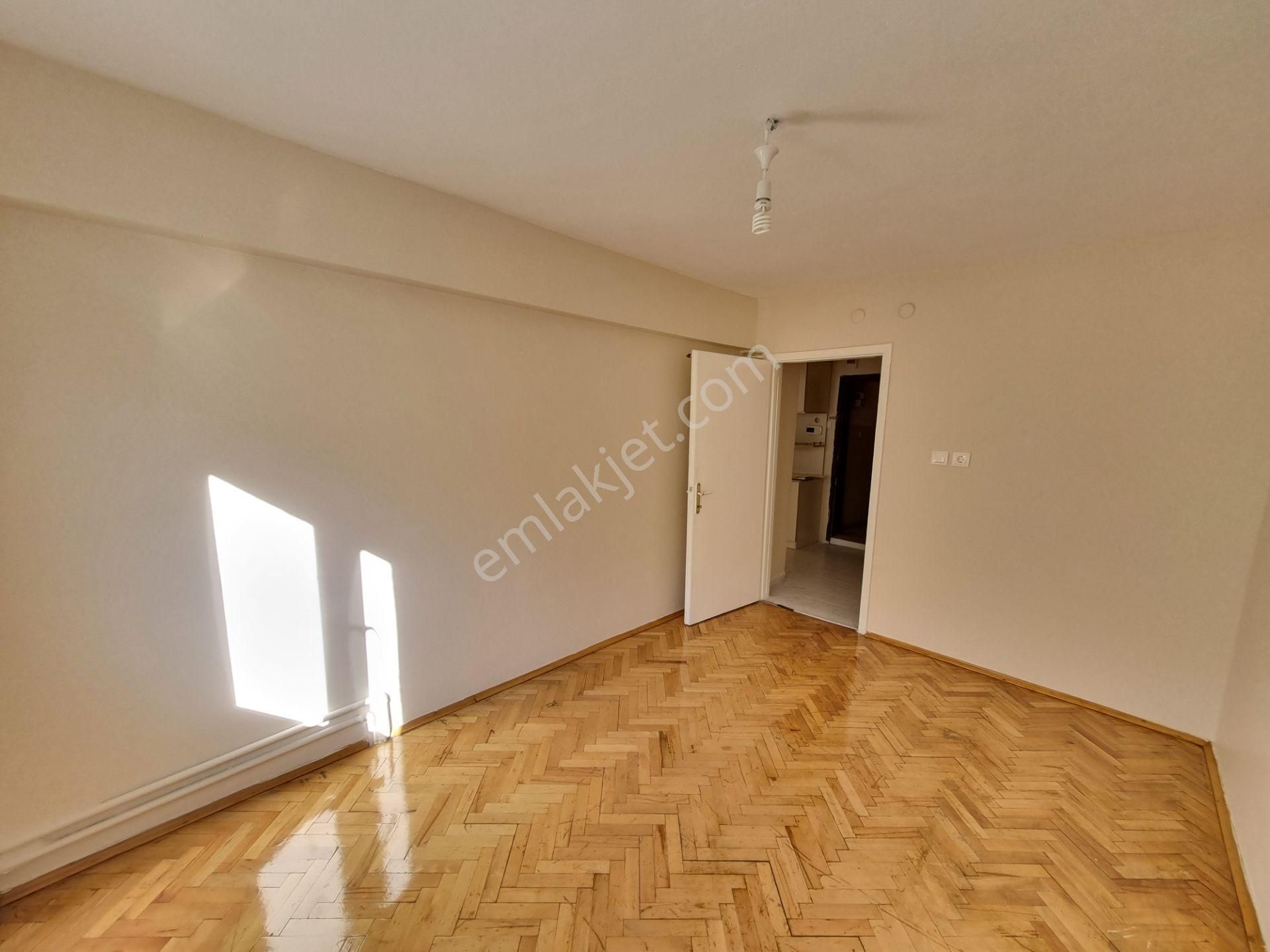 Ragıp Tüzün Cad. - Metroya 14 Dk.- Bol Güneşli - Satılık 2+1 - Görsel 14