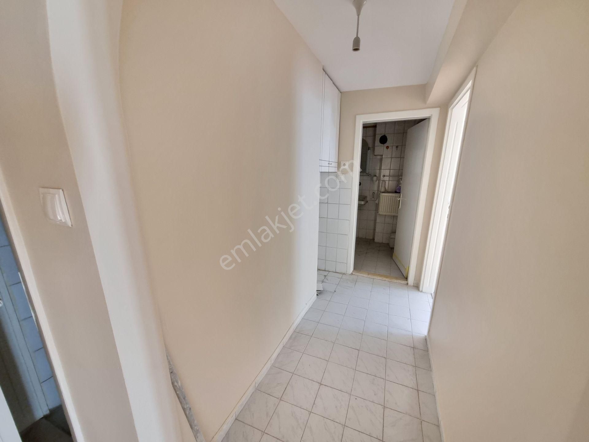 Ragıp Tüzün Cad. - Metroya 14 Dk.- Bol Güneşli - Satılık 2+1 - Görsel 22