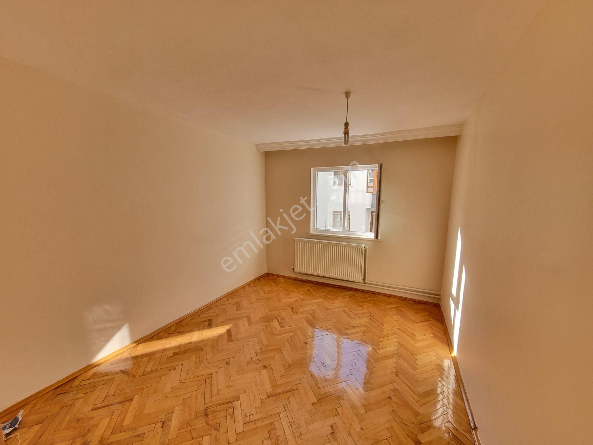 Ragıp Tüzün Cad. - Metroya 14 Dk.- Bol Güneşli - Satılık 2+1 - Görsel 17