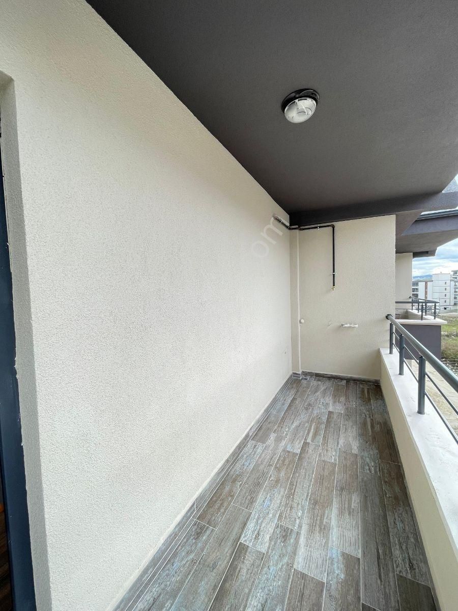 Caddeye Yakın Site İçi Satılık Eşyalı 1+1 Daire - Görsel 22