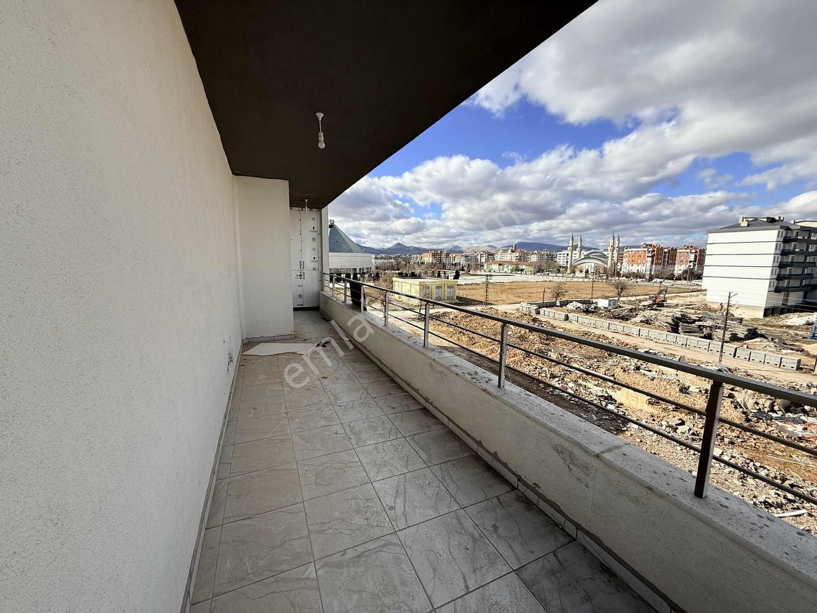 Duha Gold'da Tramvay Yanı Fırsat 3+1 Daire - Görsel 7