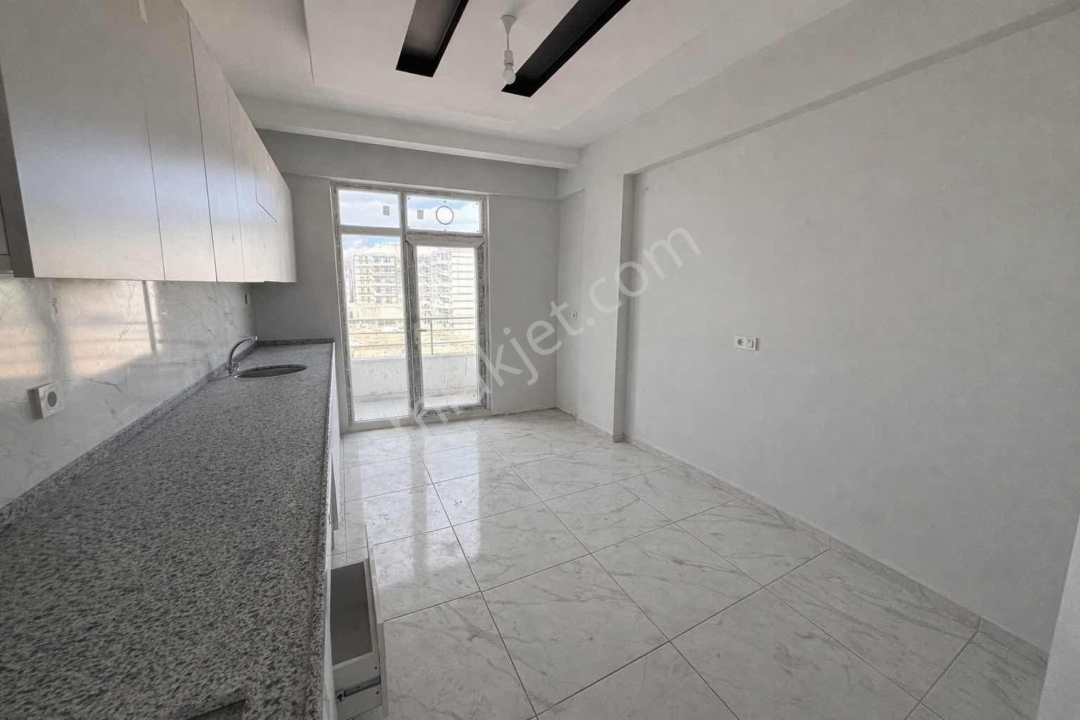 Duha Gold'da Tramvay Yanı Fırsat 3+1 Daire