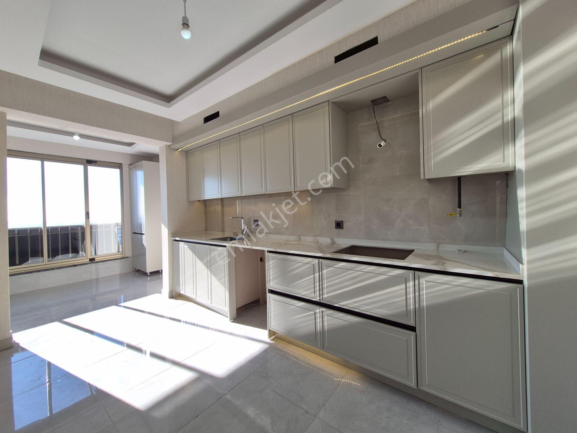 Mete Konaklarına Ve Kahramanlar Caddesine Yakın 3+1 Ultralüks Sıfır Daire