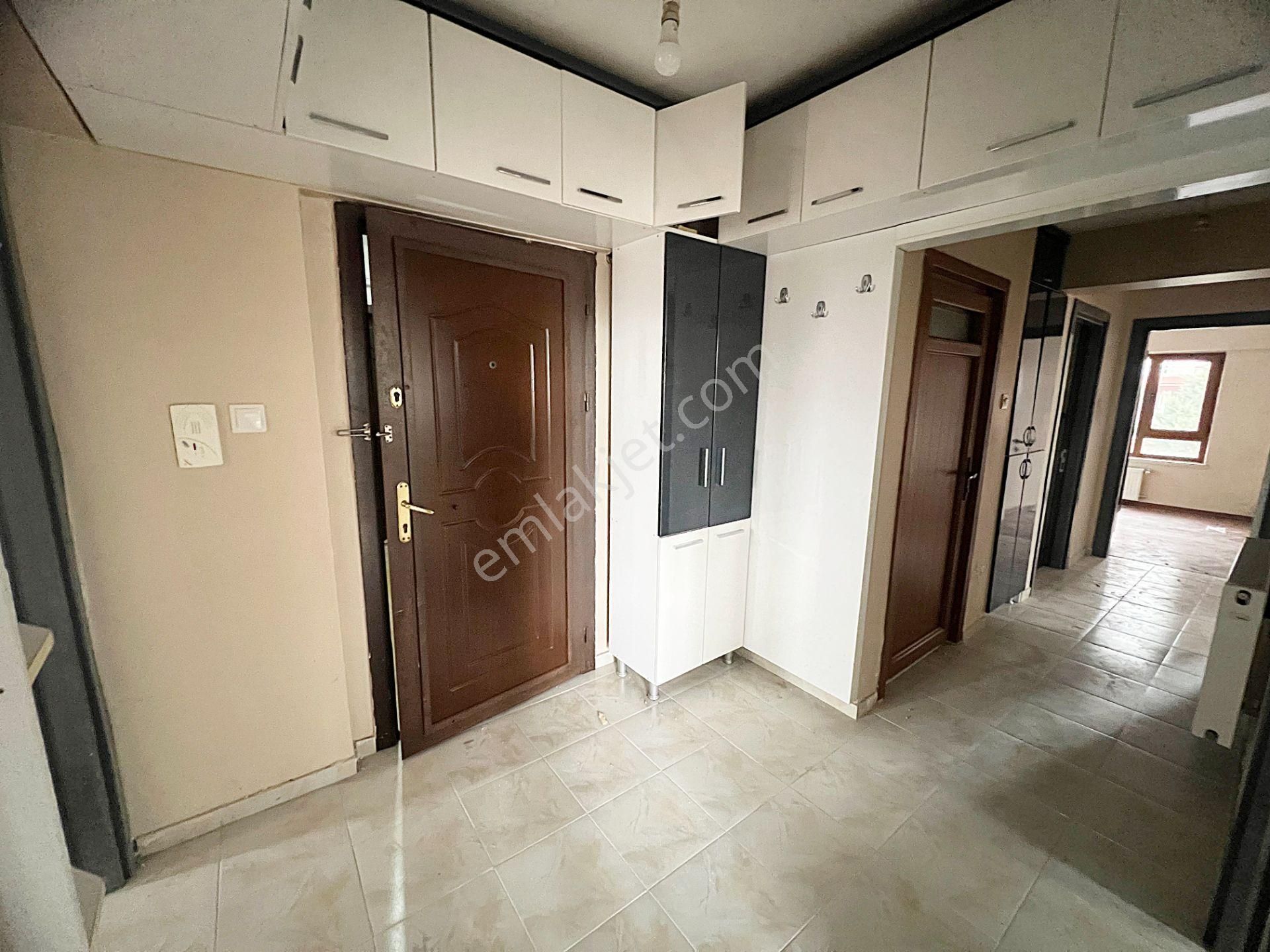 Şehit Kubilay Selim Cadde Üzeri Ulaşım Yakını Arakat 3+1 Kiralık - Görsel 20