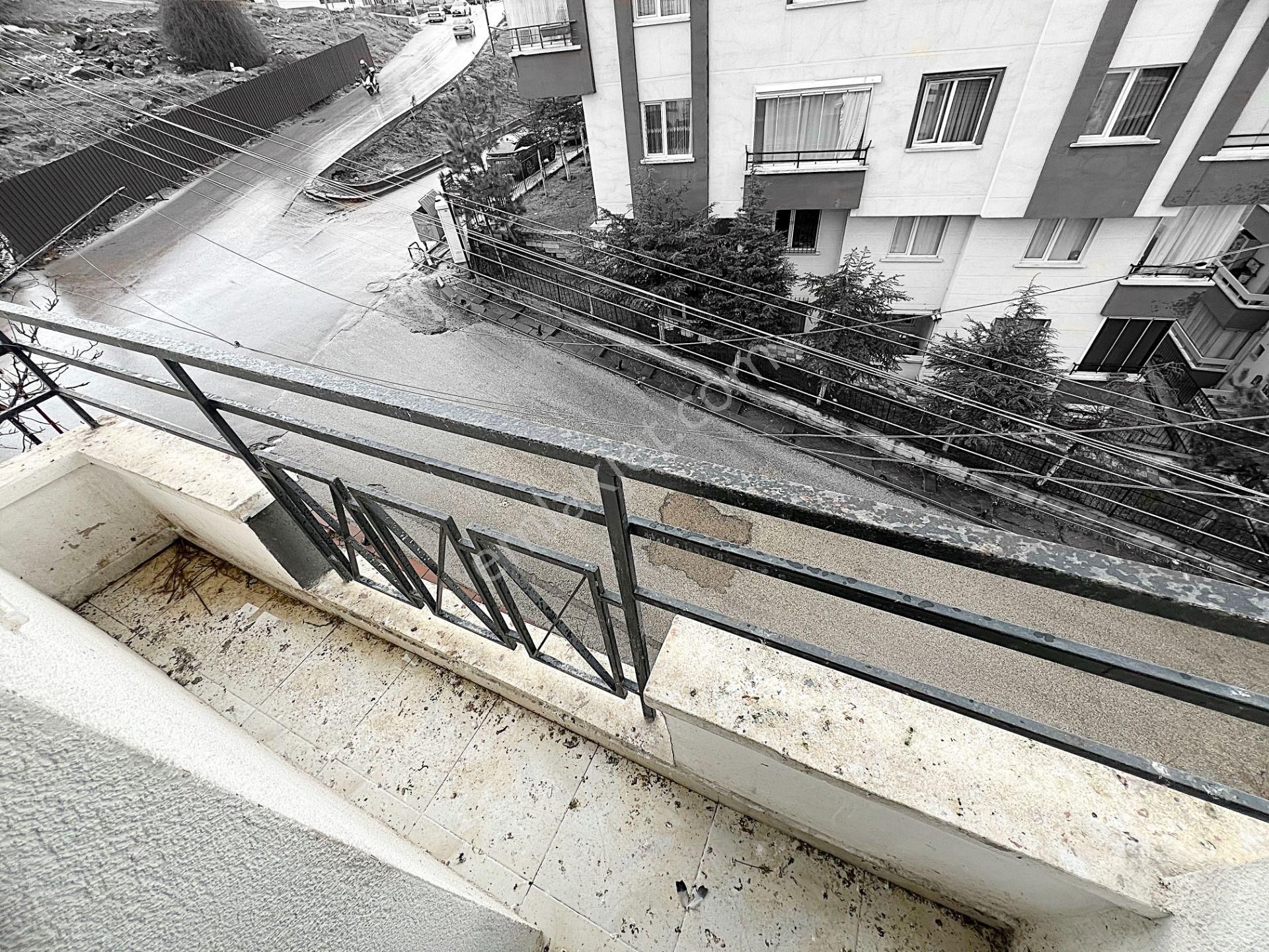 Şehit Kubilay Selim Cadde Üzeri Ulaşım Yakını Arakat 3+1 Kiralık - Görsel 34