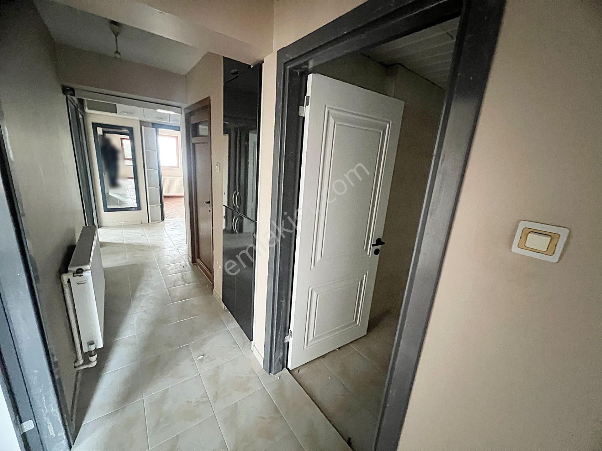 Şehit Kubilay Selim Cadde Üzeri Ulaşım Yakını Arakat 3+1 Kiralık - Görsel 21