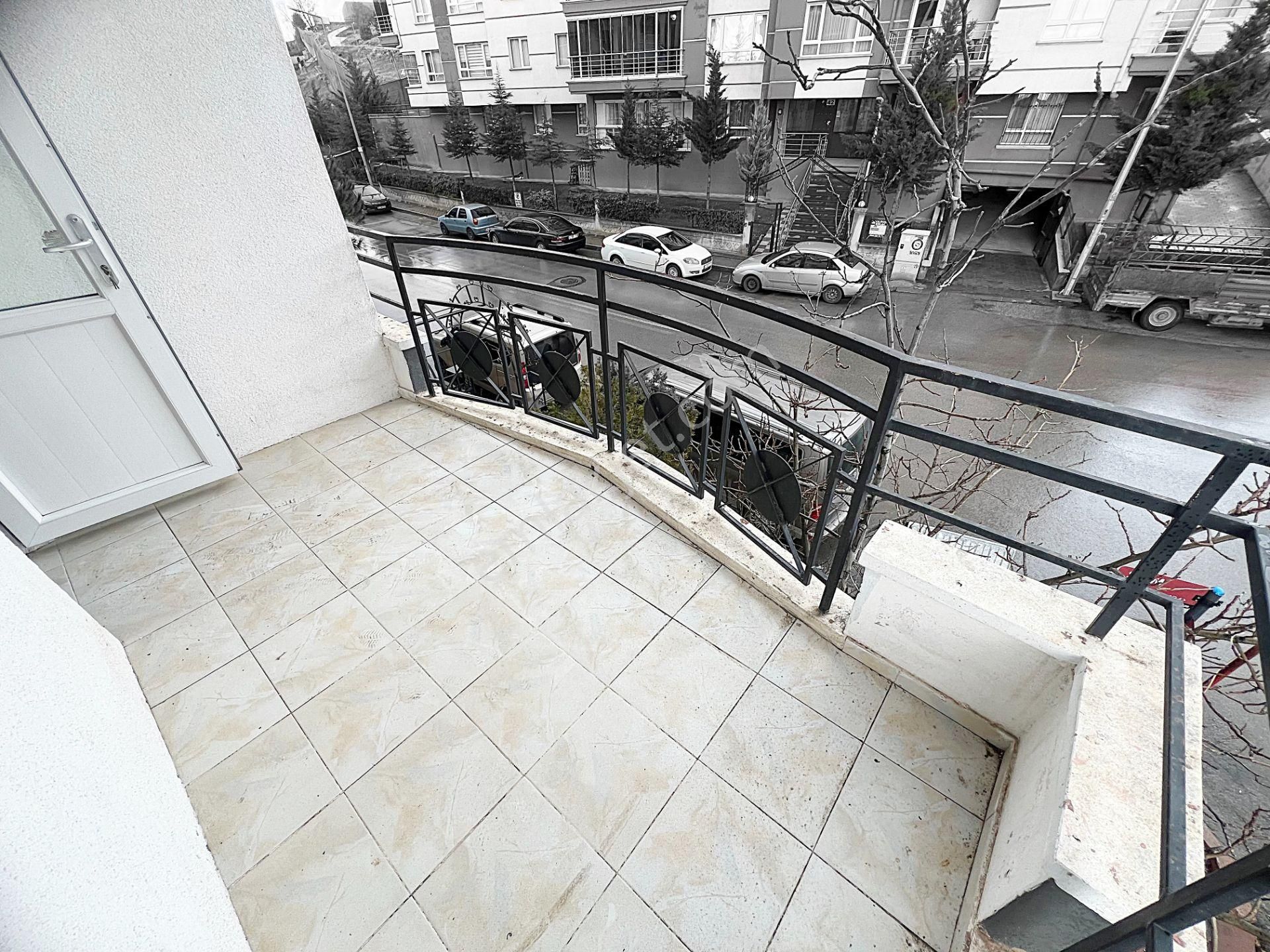 Şehit Kubilay Selim Cadde Üzeri Ulaşım Yakını Arakat 3+1 Kiralık - Görsel 26