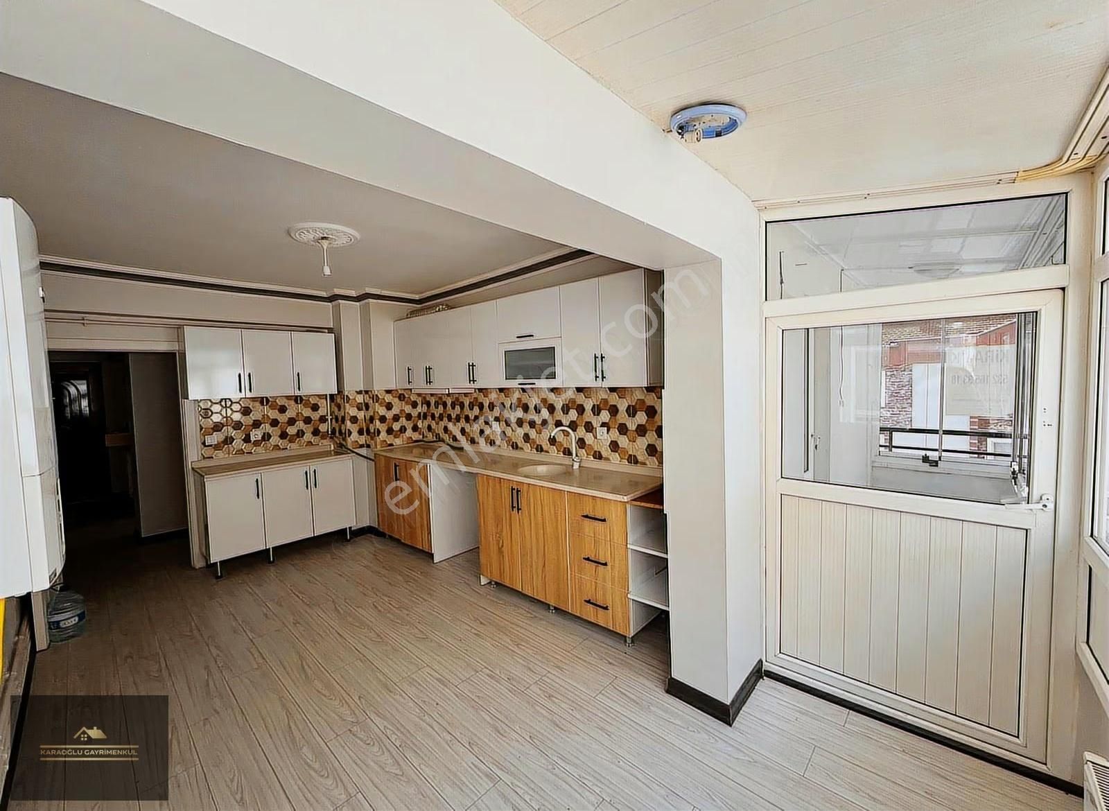 Karaoğlu'dan Kafkas Mahallesinde 3+1 Asansörlü Geniş Daire - Görsel 4
