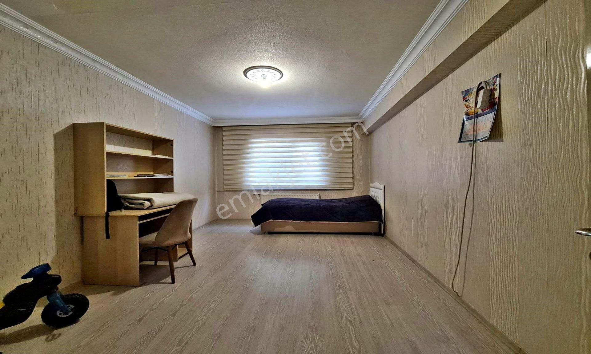 Atapark'ta Cadde Üzeri Full Yapılı Katta 3+1 Daire ! - Görsel 33