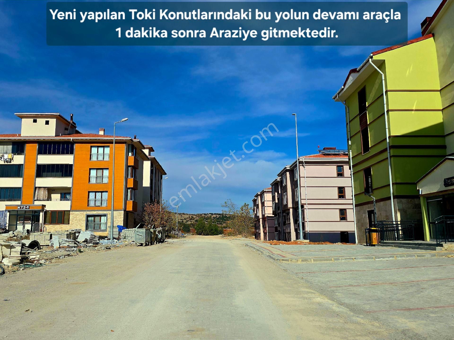 Denizli Bekilli Merkez'de Yeni Toki Konutları Ve Otoyol Yanında 4.973 M2 Tarla. Açıklamayı Okuyunuz