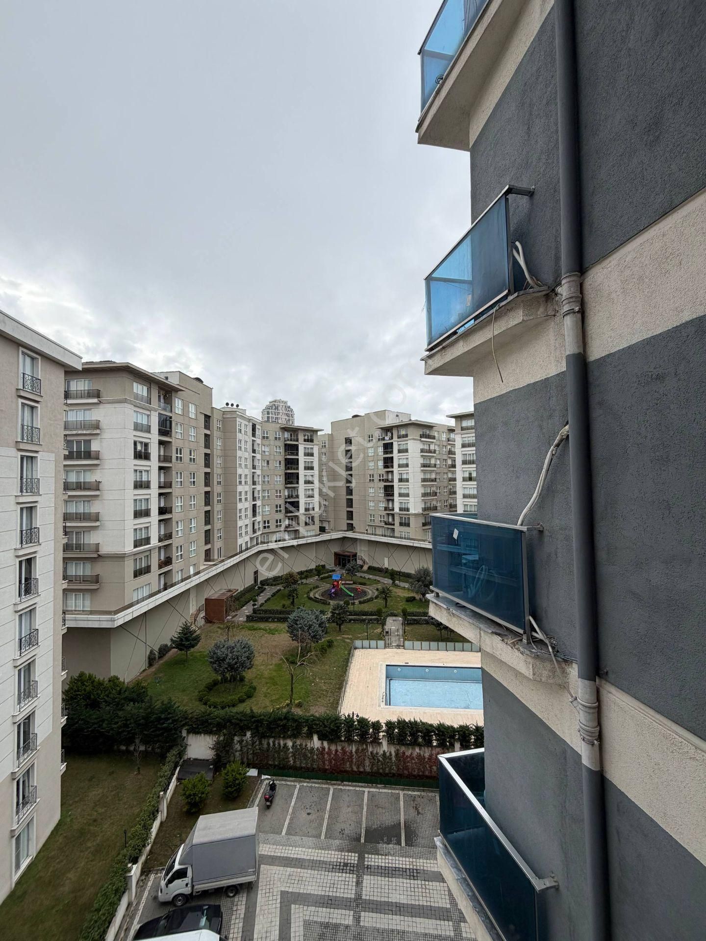 Beylikdüzü Cumhuriyet Mahallesi 2+1 100 M² Kiralık Boş Daire Site İçerisinde Metrobüse 15 Dk. Yürüme - Görsel 23