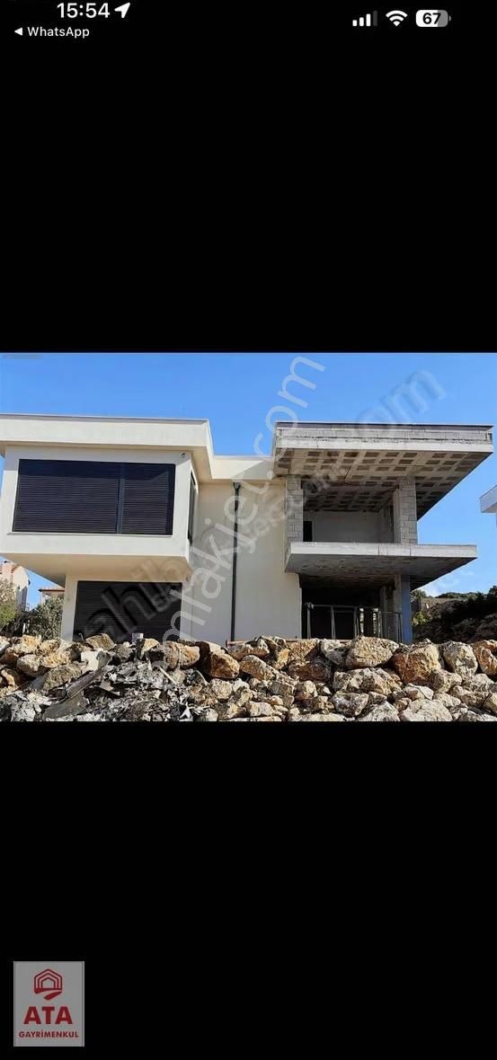 Çeşme De Deniz Manzaralı Villa