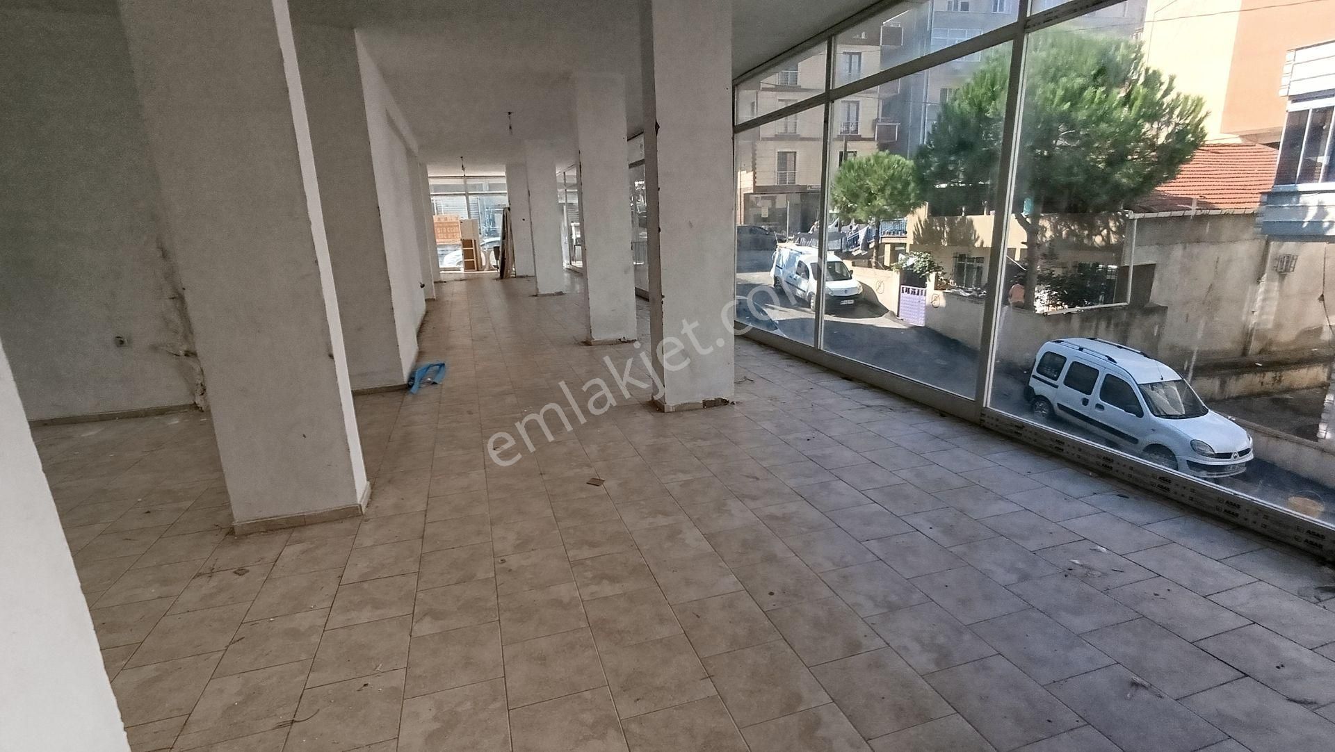 Pendik Esenyalıda Acil Satılık Krediye Uygun 250m2 Ana Cadde Üstü Dükkan - Görsel 11