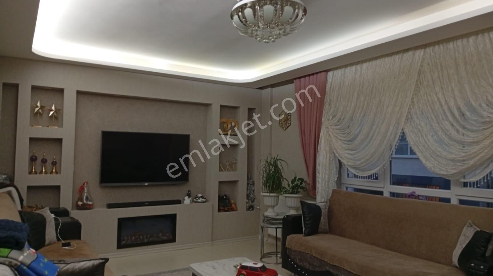 Çamlıca Mahallesinde 3+1 Satılık Daire