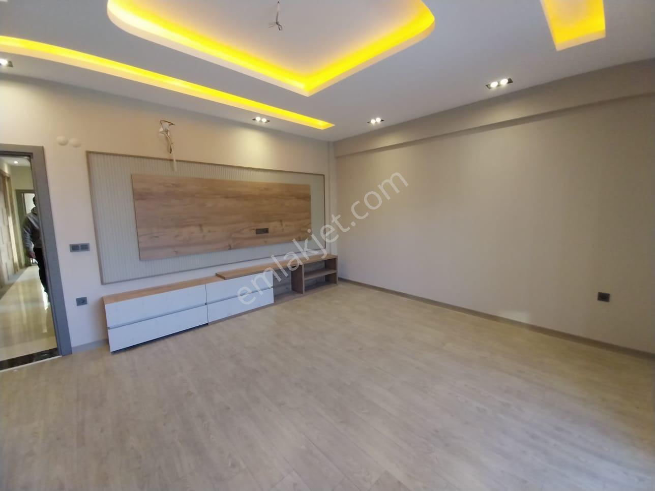 Kuşadasında Full Deniz Manzaralı 3+1 Doğalgazlı Havuzlu Güvenlikli Sitede Satılık Daire - Görsel 3